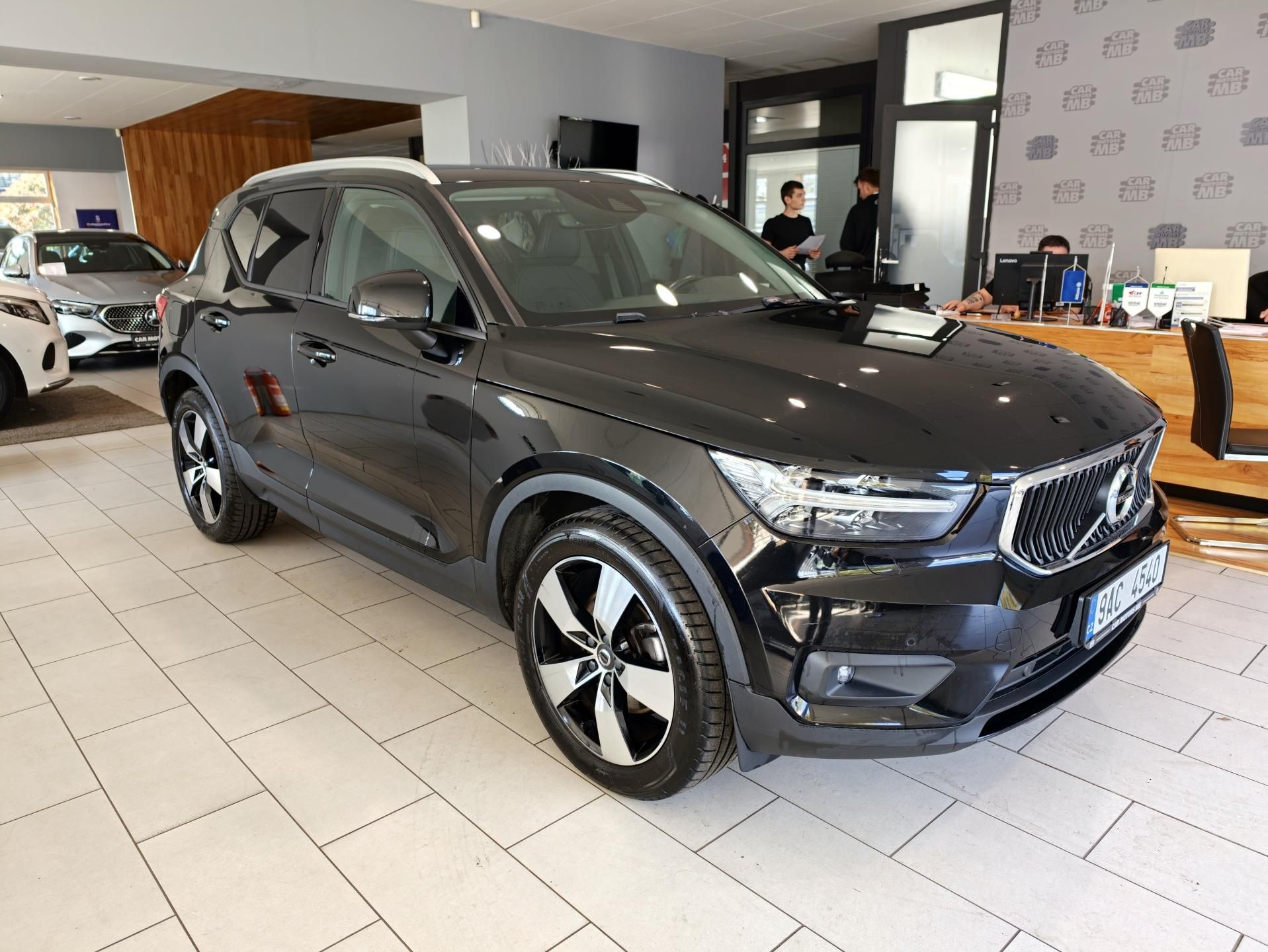 Volvo XC40, D3 AWD Momentum+Winter Pack - fotka 2