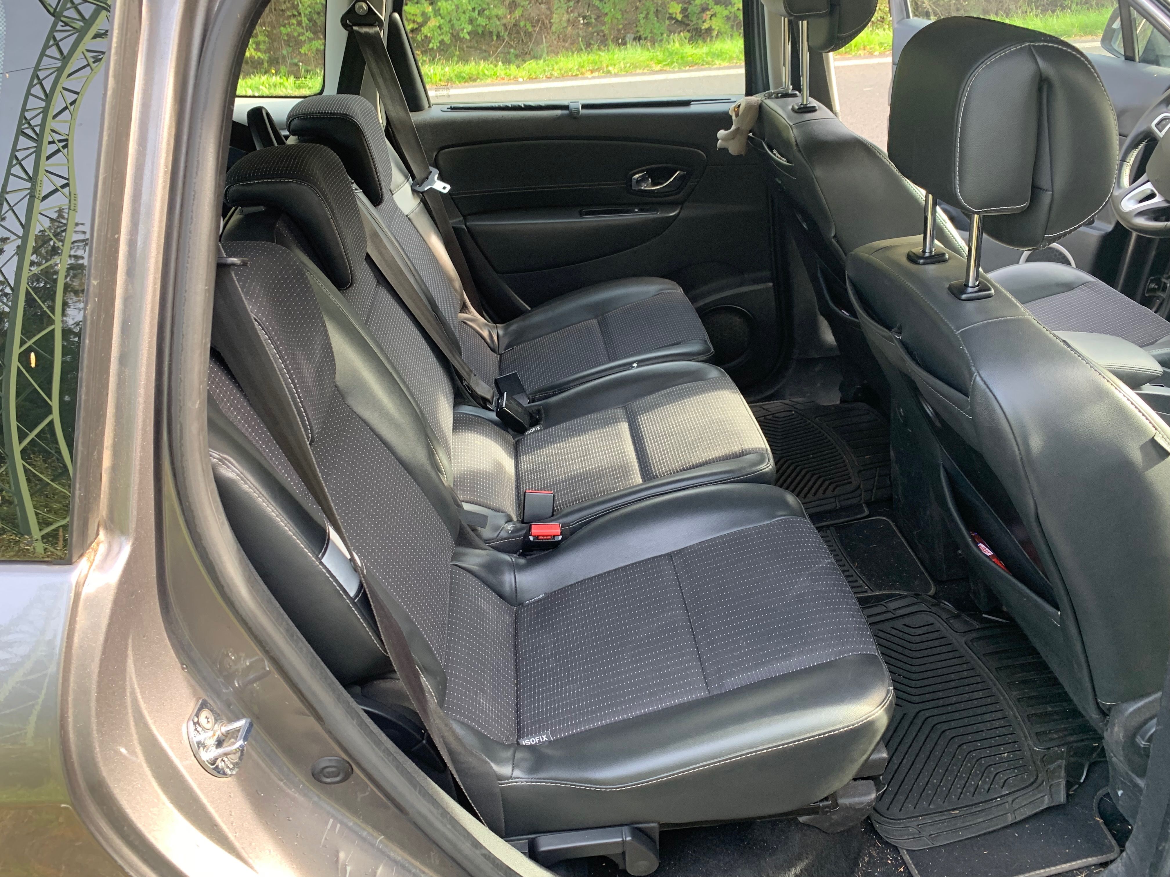 Renault Scénic, Renault Scénic 1.4 TCe, 7 míst - fotka 6