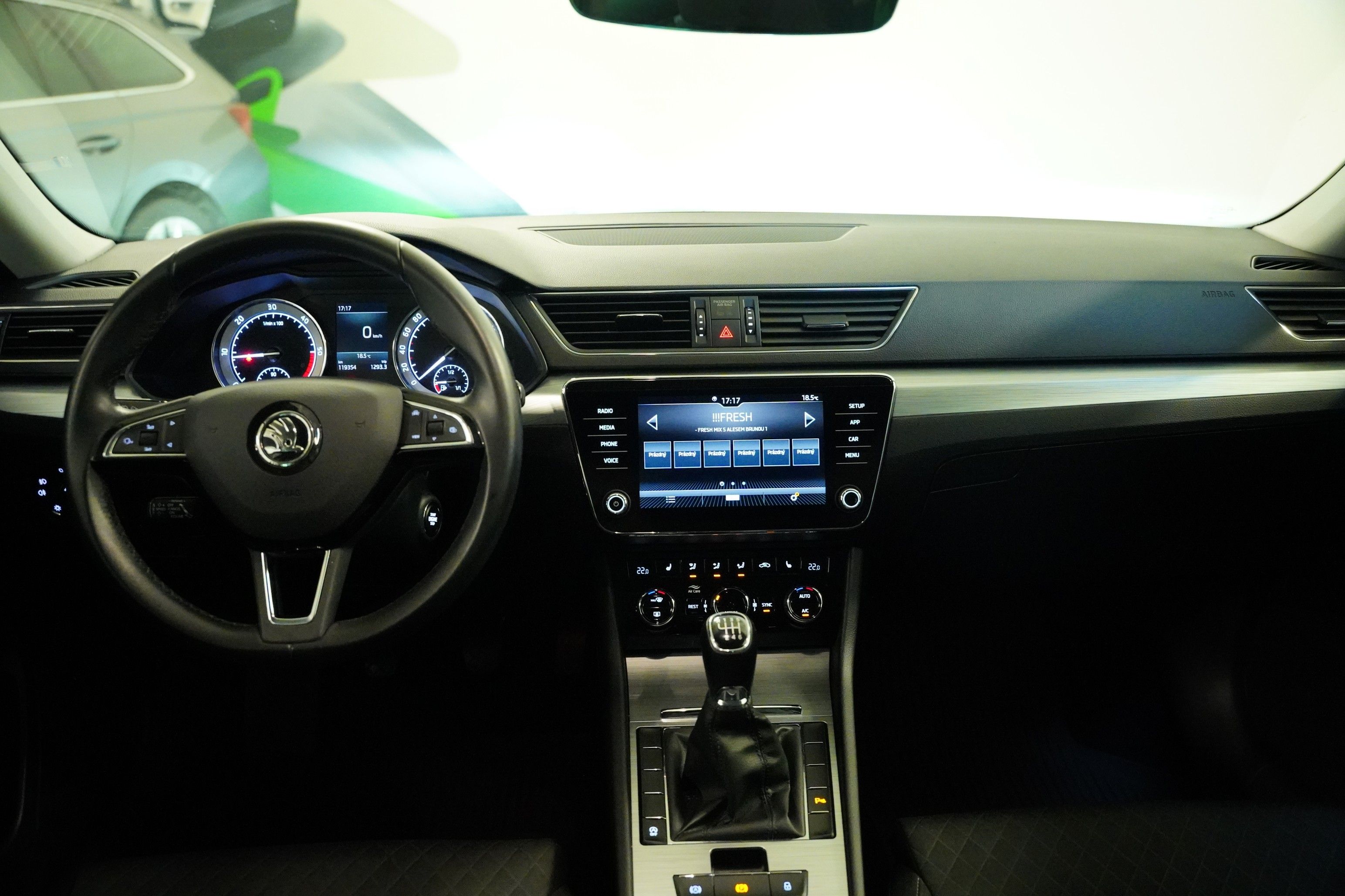 Škoda Superb, 2.0 TDI 110 kW Ambition - fotka 5