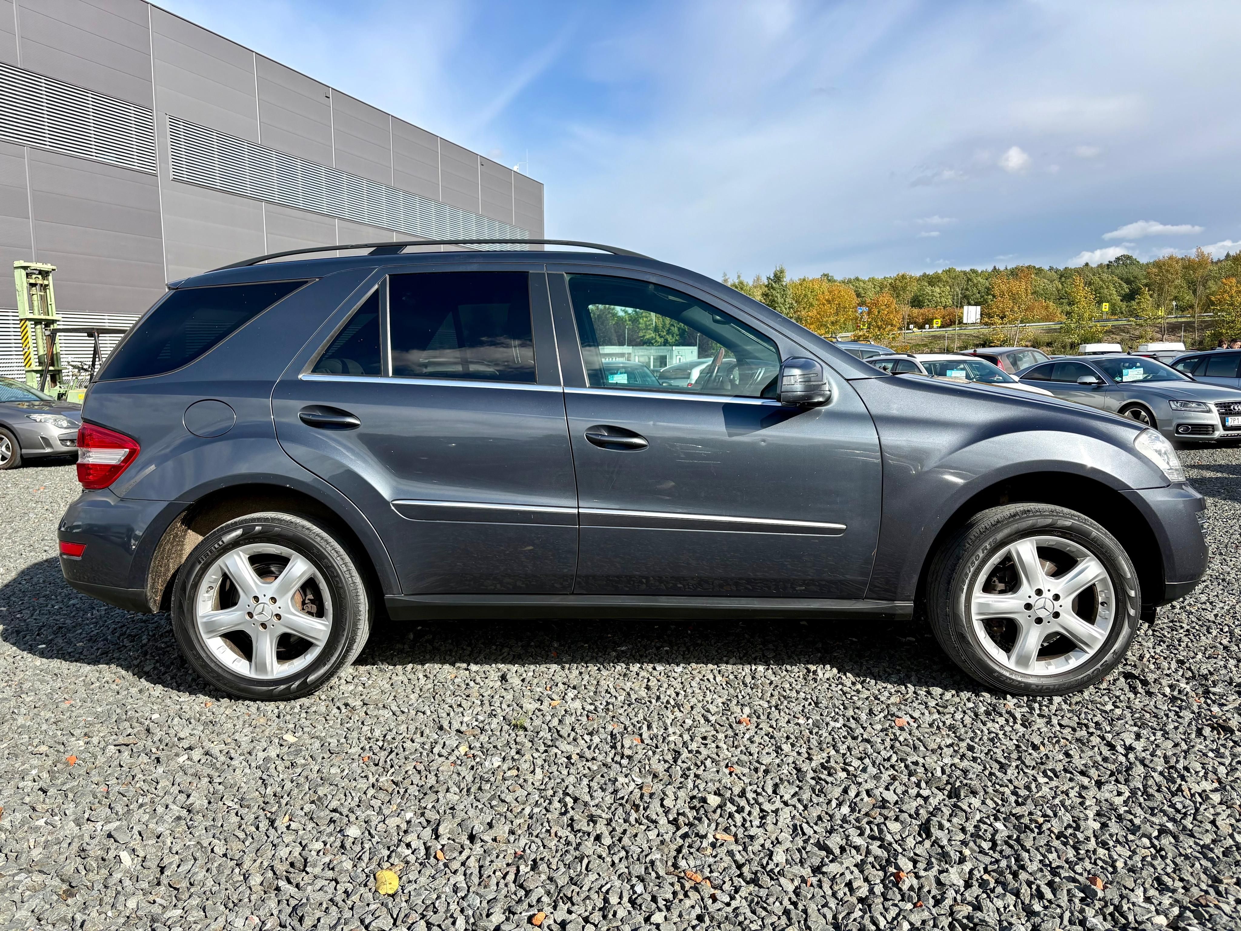 Mercedes-Benz ML, 350CDI 170kw 4MATIC Aut. - fotka 4