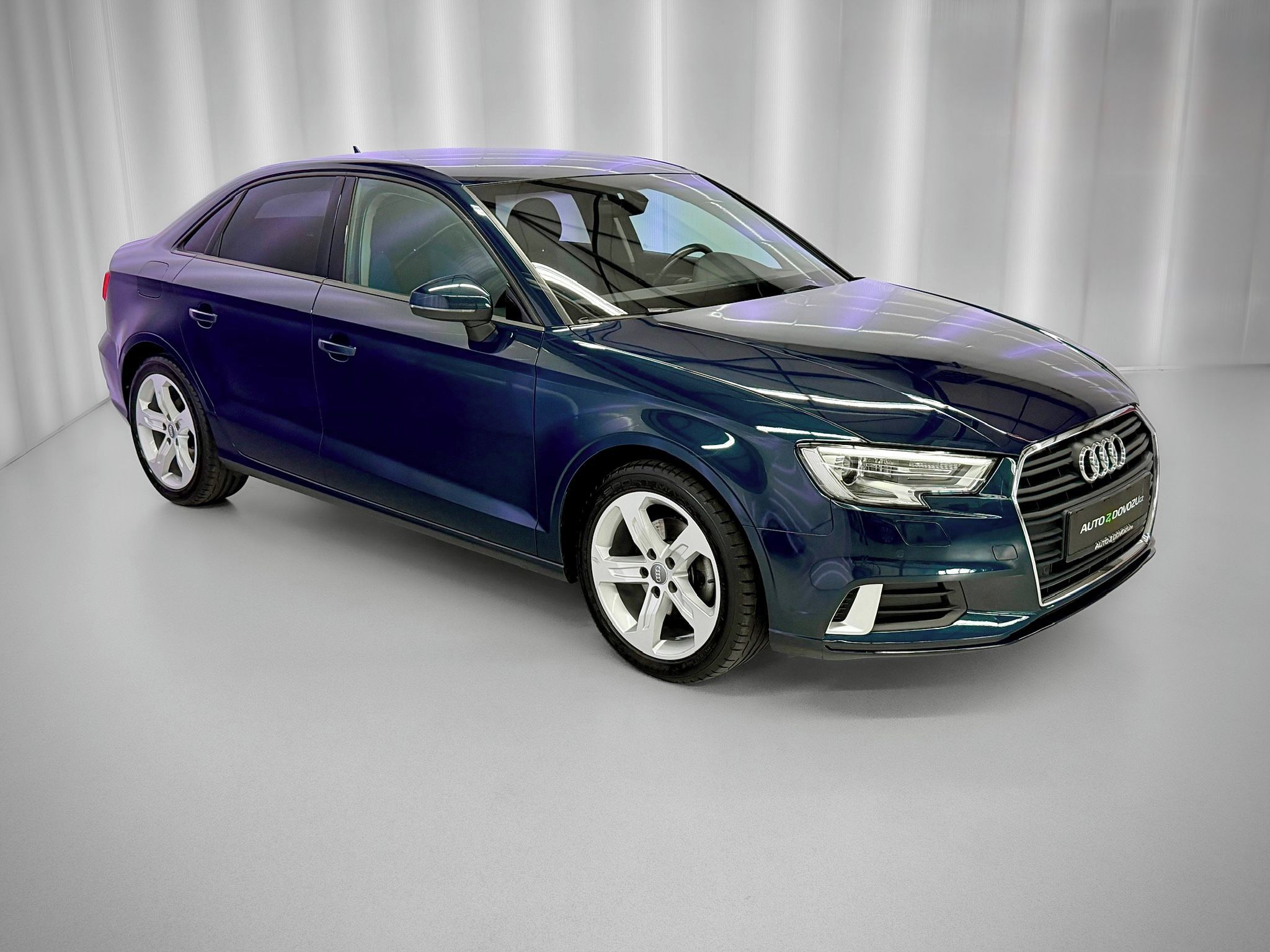 Audi A3, 1.6 TDI LIMOUSINE SPORT - fotka 3