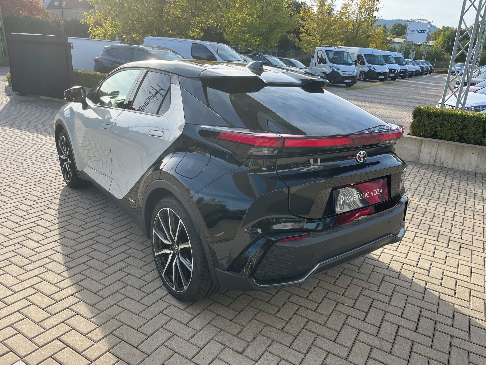 Toyota C-HR, 2.0 HEV 4x4 GR Sport Premiere - fotka 4