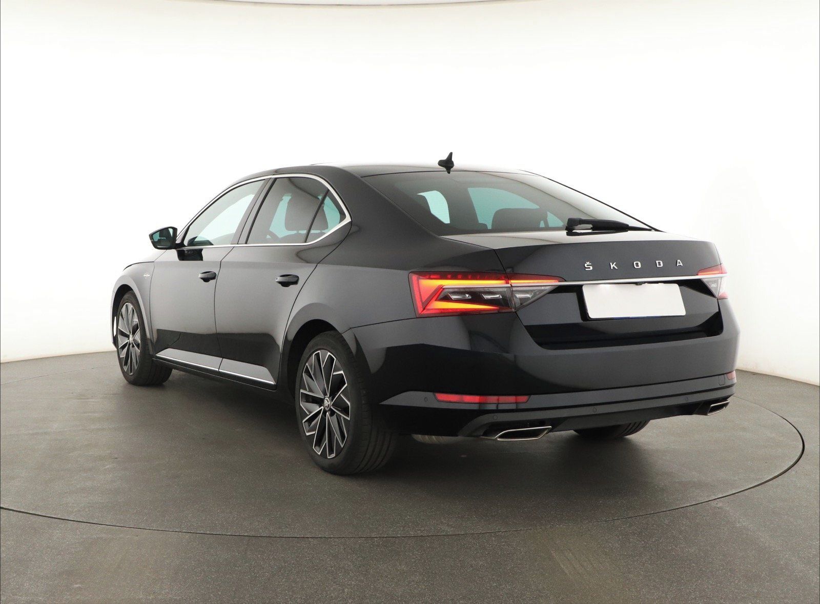 Škoda Superb, 2.0 TSI, Laurin&Klement, 4X4 - fotka 4