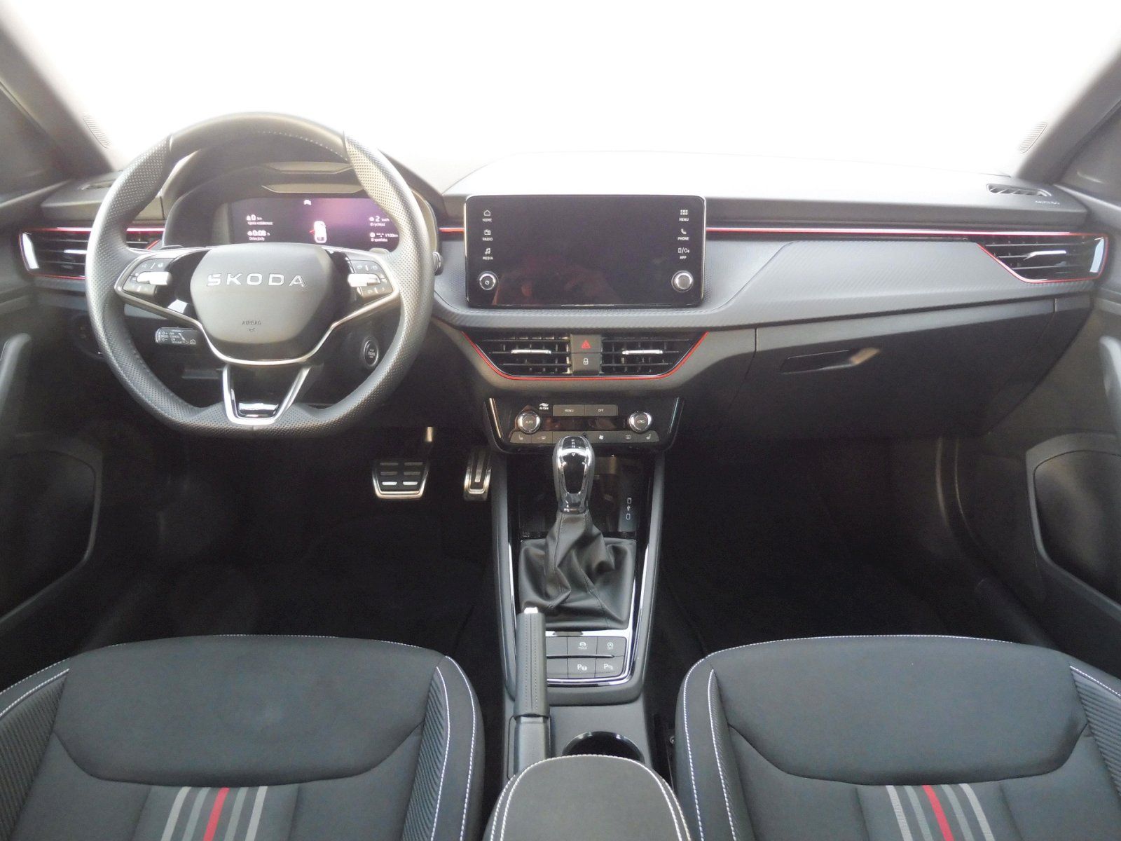 Škoda Scala, Monte Carlo 1,5 TSI 110kW DSG - fotka 5