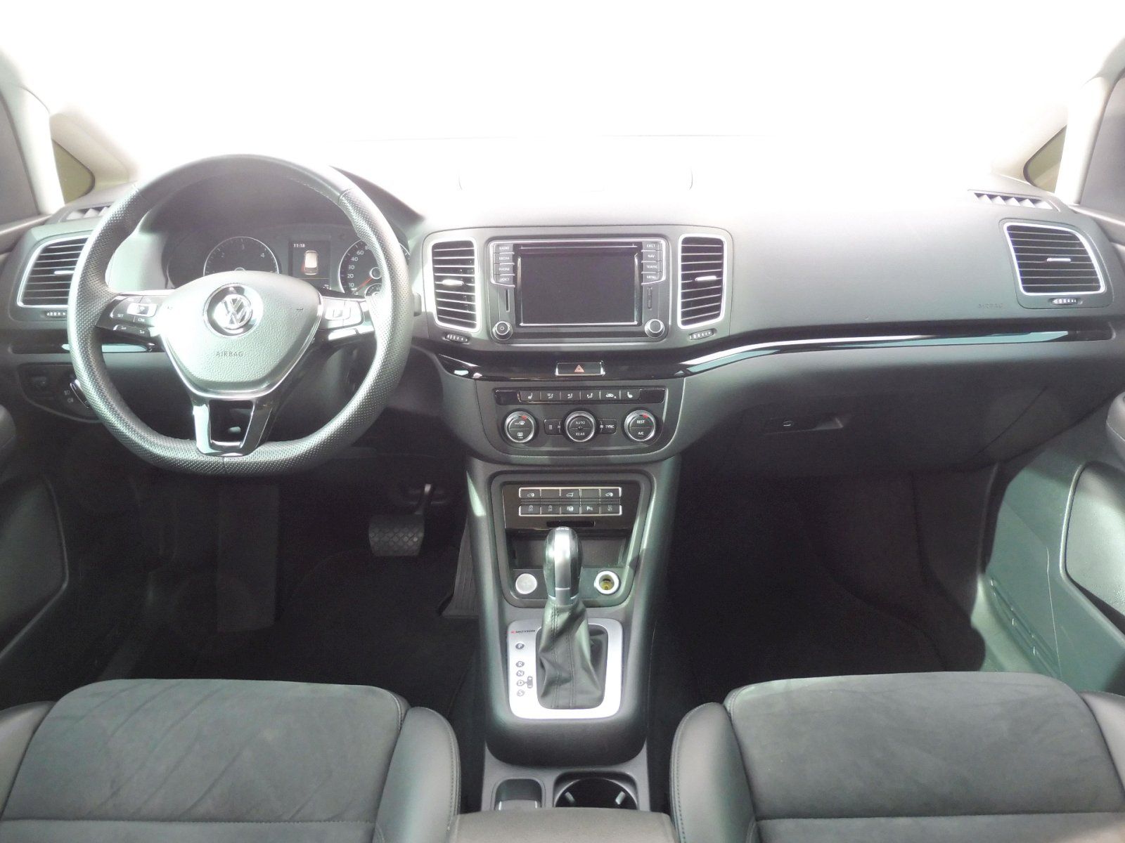 Volkswagen Sharan, Highline 2,0 TDI 135kW DSG 4MO - fotka 5
