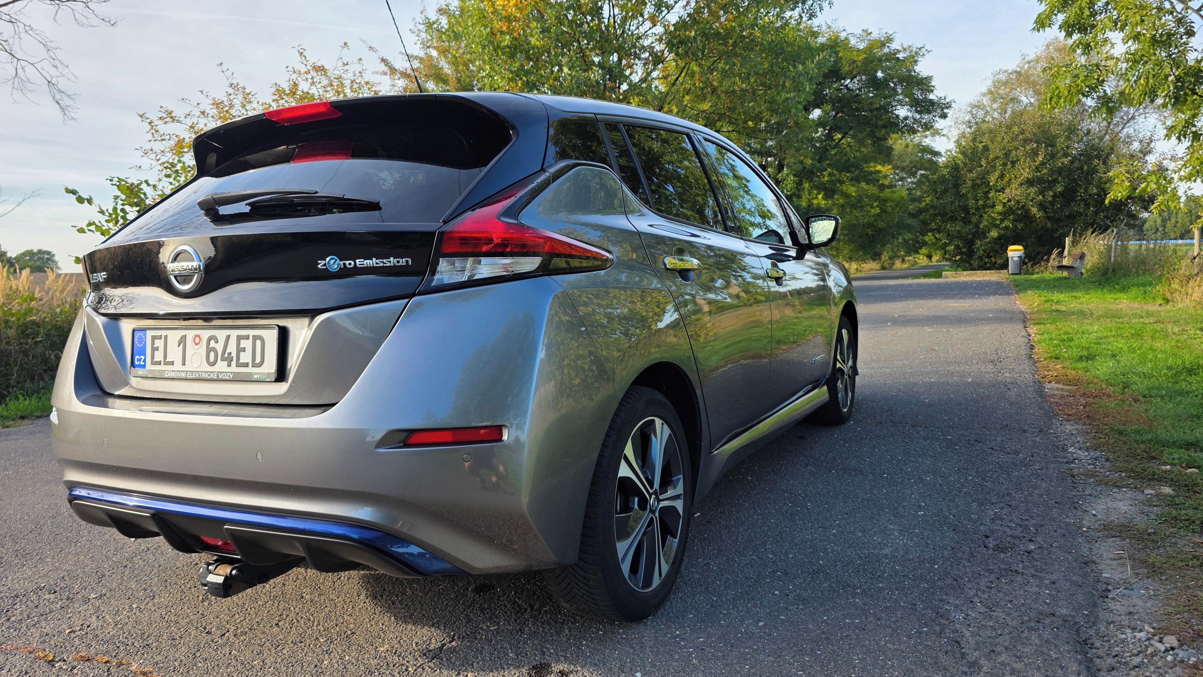 Nissan LEAF, 62 kWh, TEKNA, Tažné, SOH 89% - fotka 4