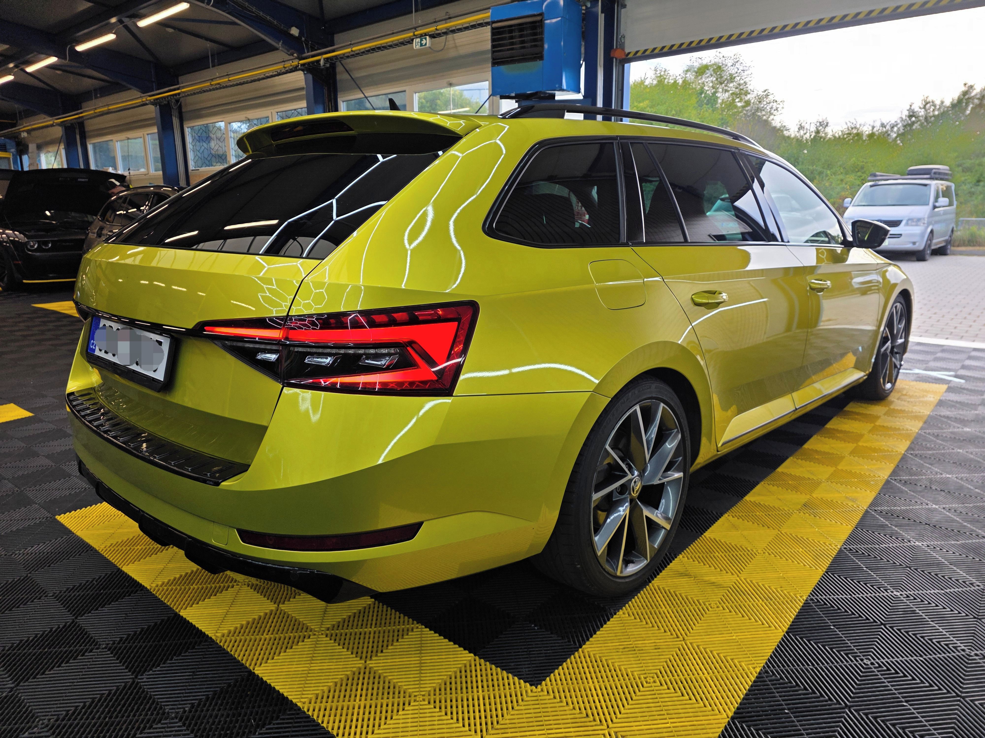 Škoda Superb, 2.0tdi 140kw - fotka 2