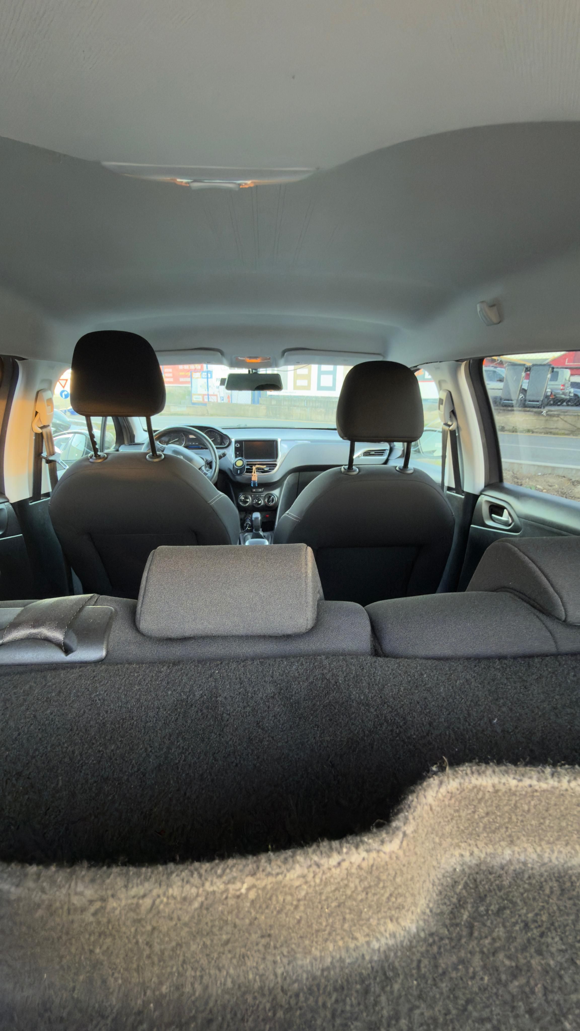 Peugeot 2008, 1.6 e hdi - fotka 4