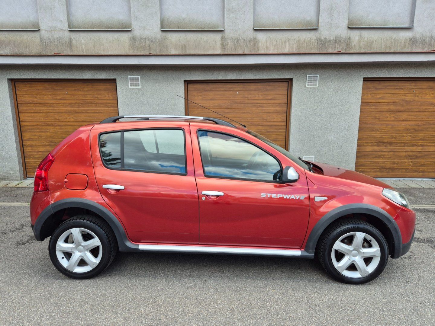 Dacia Sandero, 1.6i Stepway Klima Tažné zař. - fotka 6
