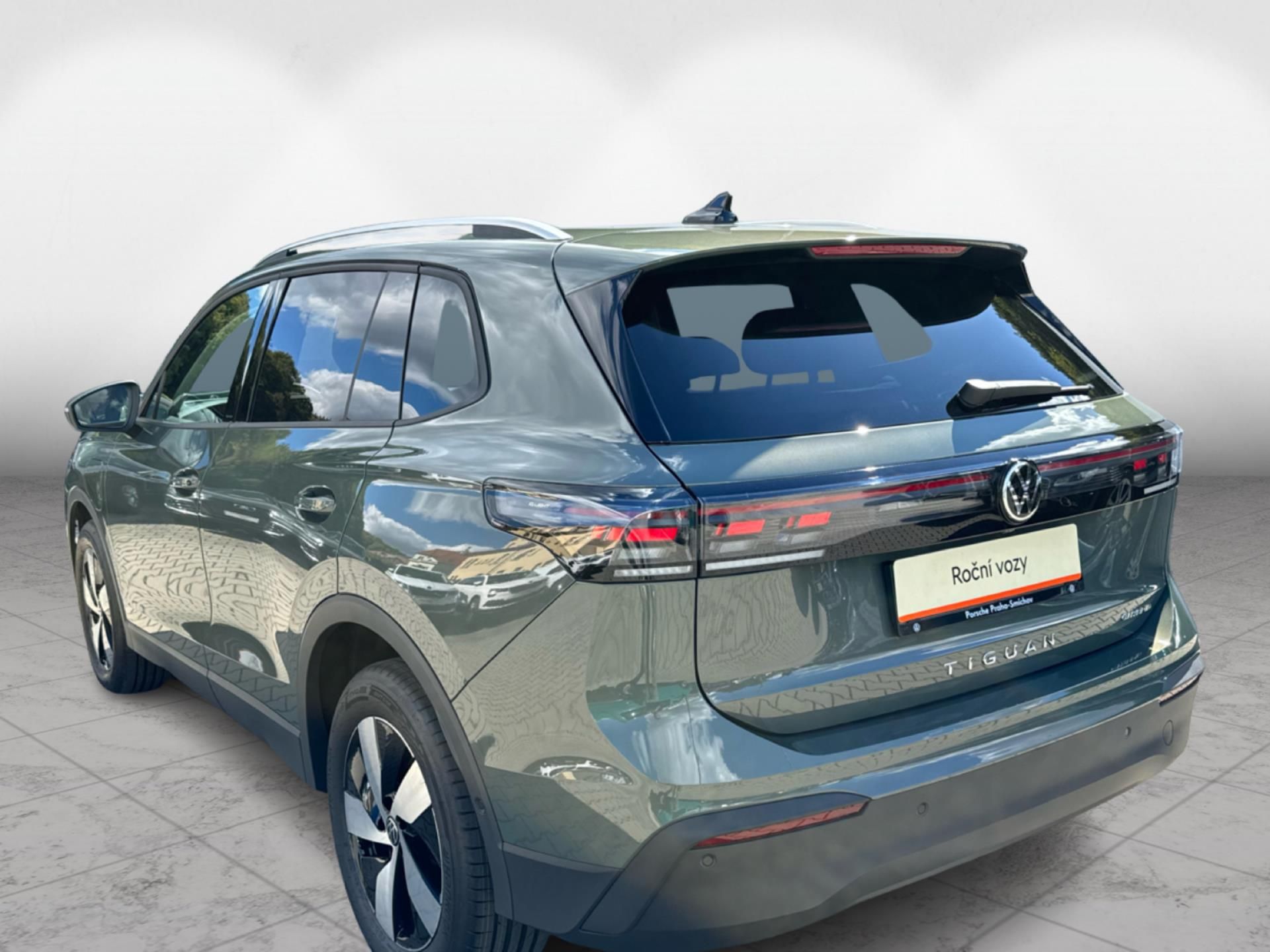 Volkswagen Tiguan, People 1,5 TSI 150 kW eHybrid - fotka 4