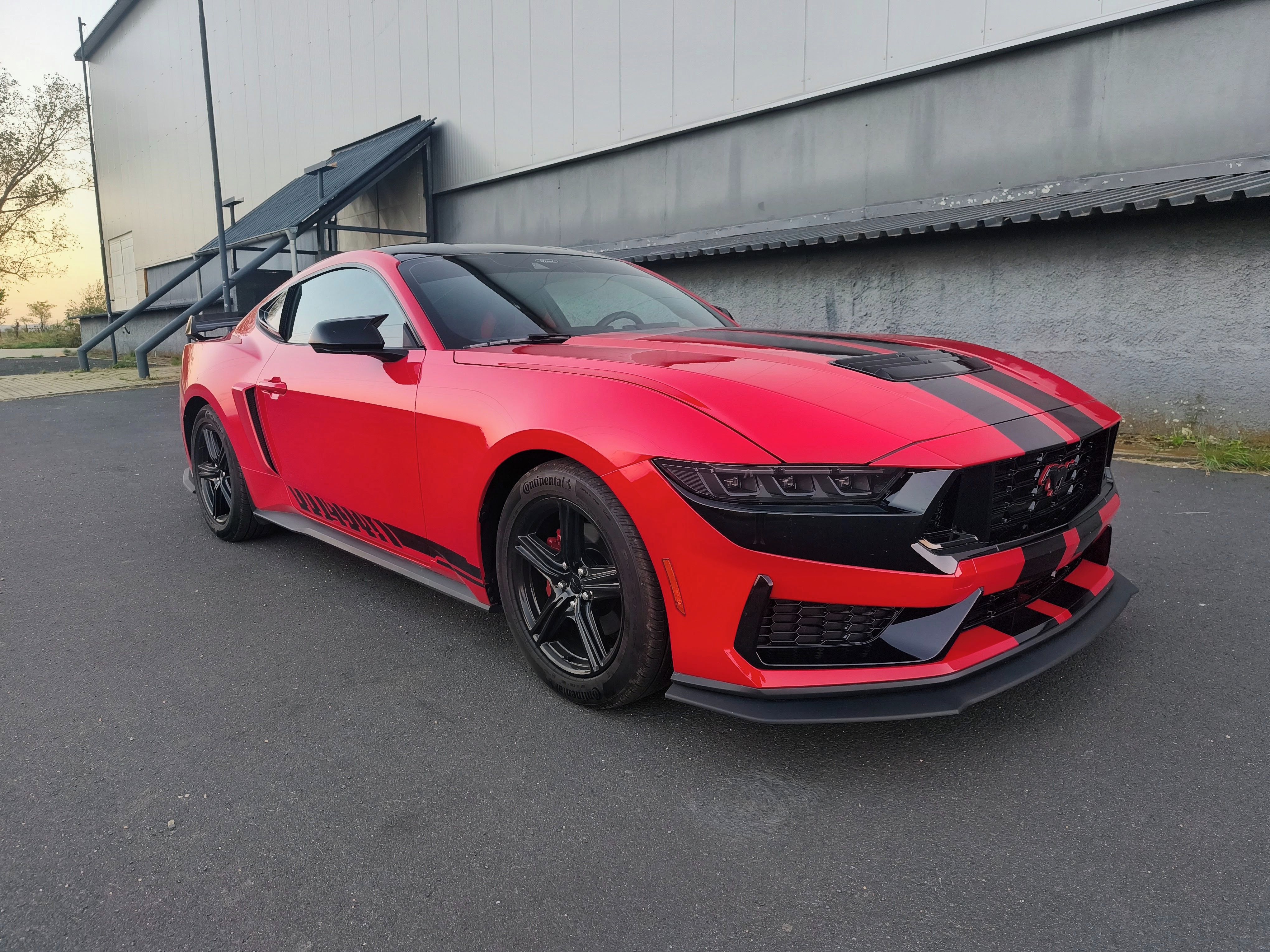 Ford Mustang, 2.3T Nový Model - fotka 4