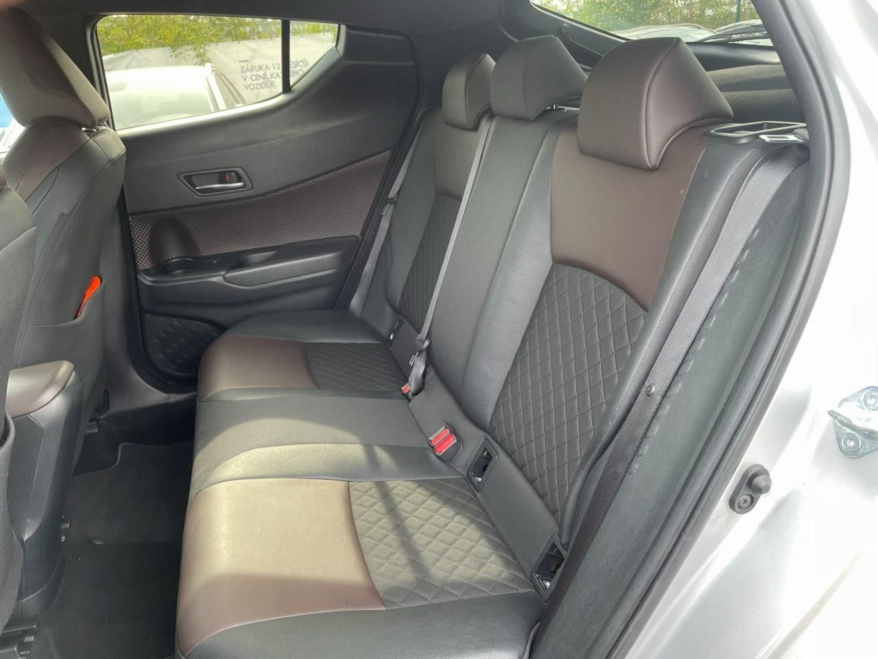 Toyota C-HR, EXECUTIVE LED 1.8 Hyb. 90 kW - fotka 5