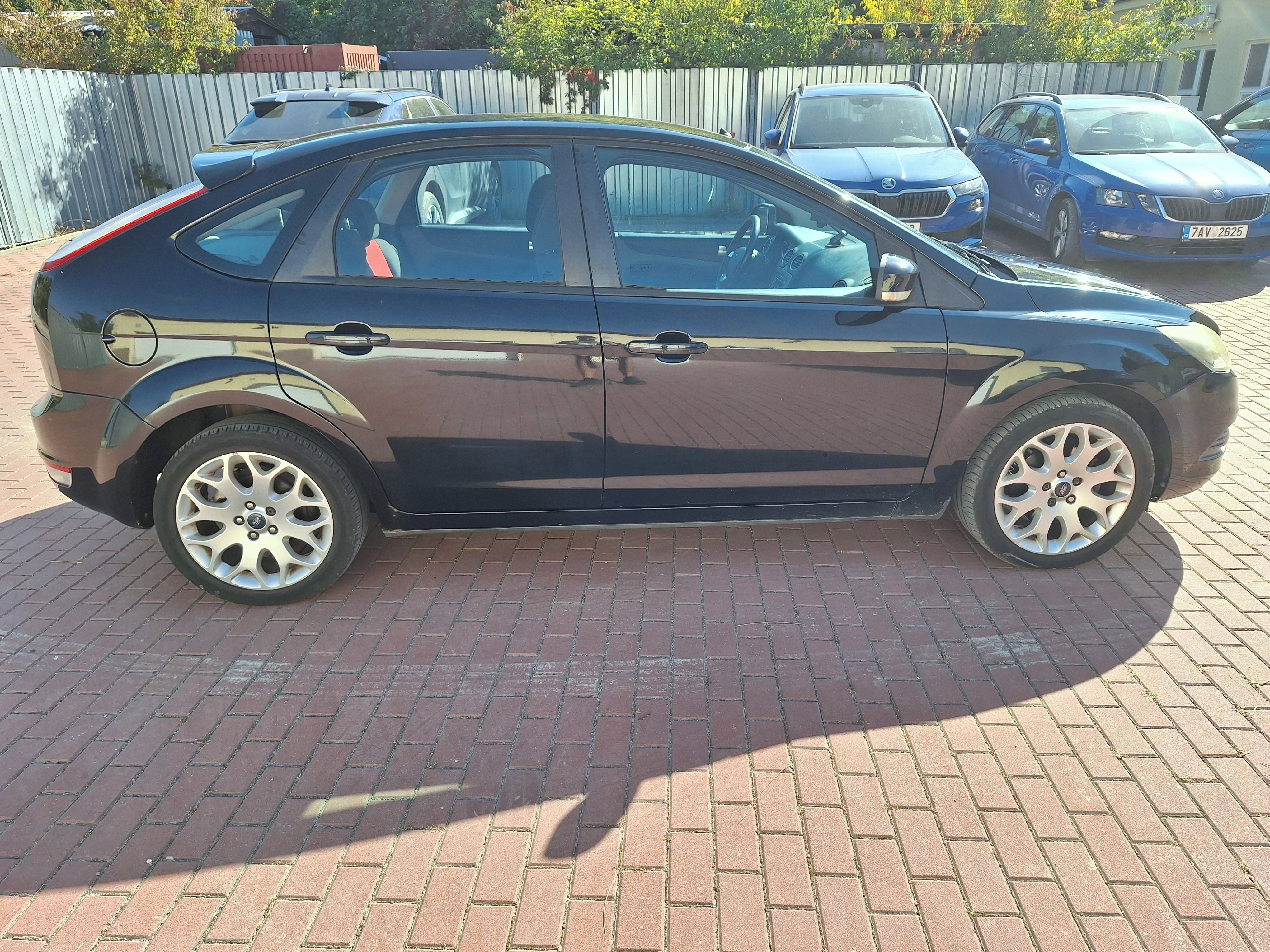 Ford Focus, 1.6, 85 kW, servisováno - fotka 6