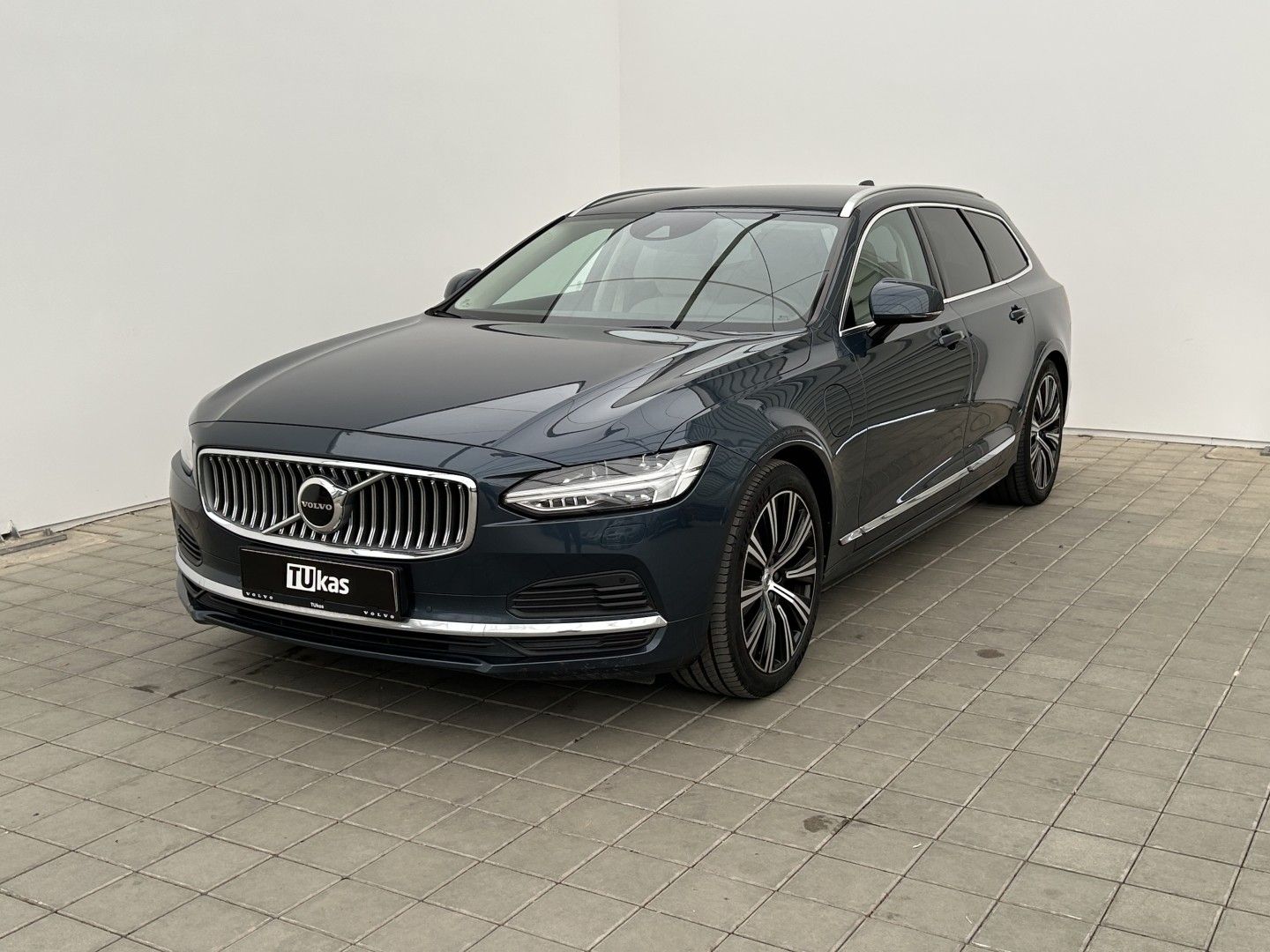 Volvo V90, 2.0Recharge 186kW 4x4  Inscrip