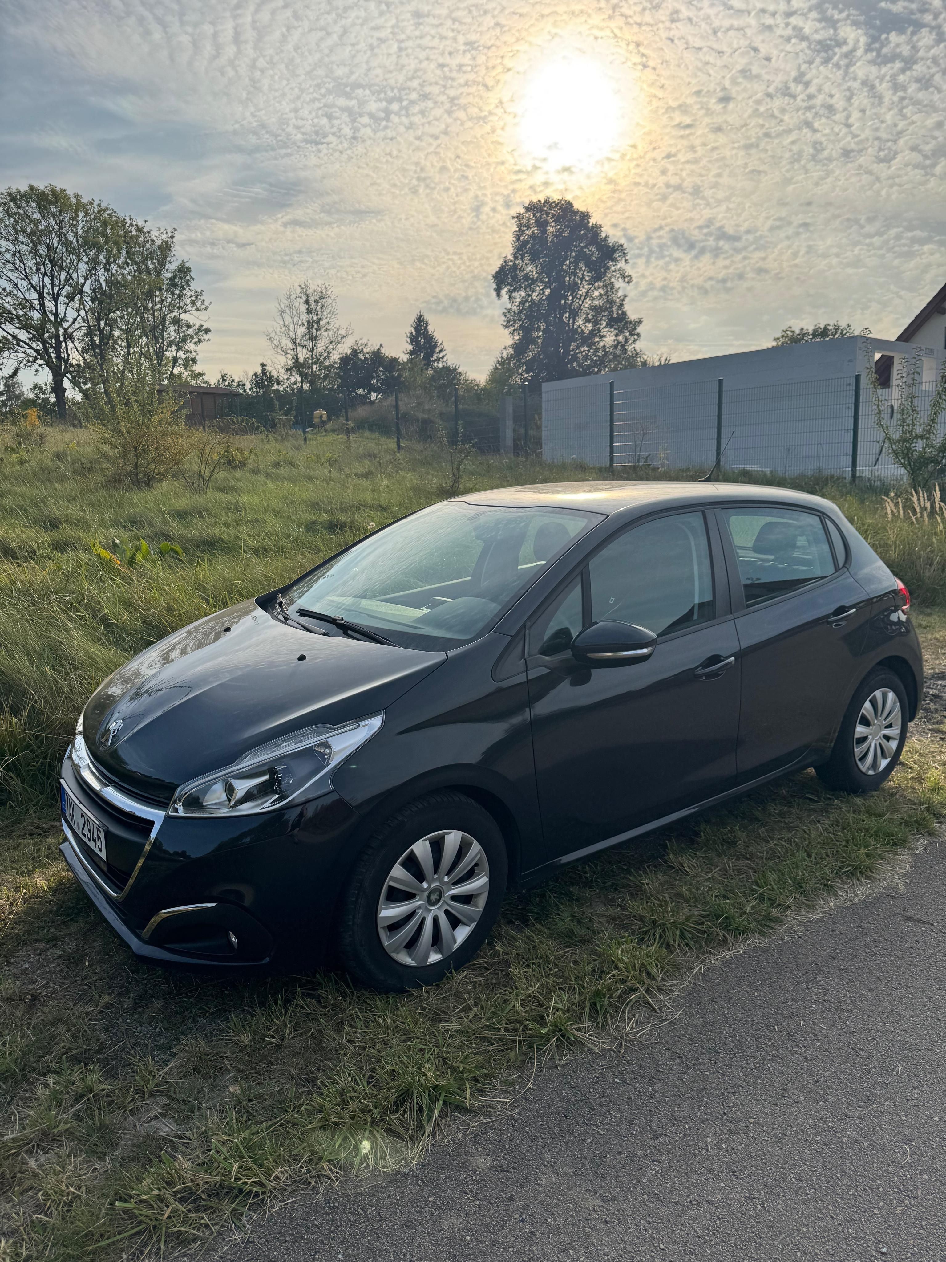 Peugeot 208, 1. MAJ., KUPOVÁNO NOVÉ V ČR - fotka 3