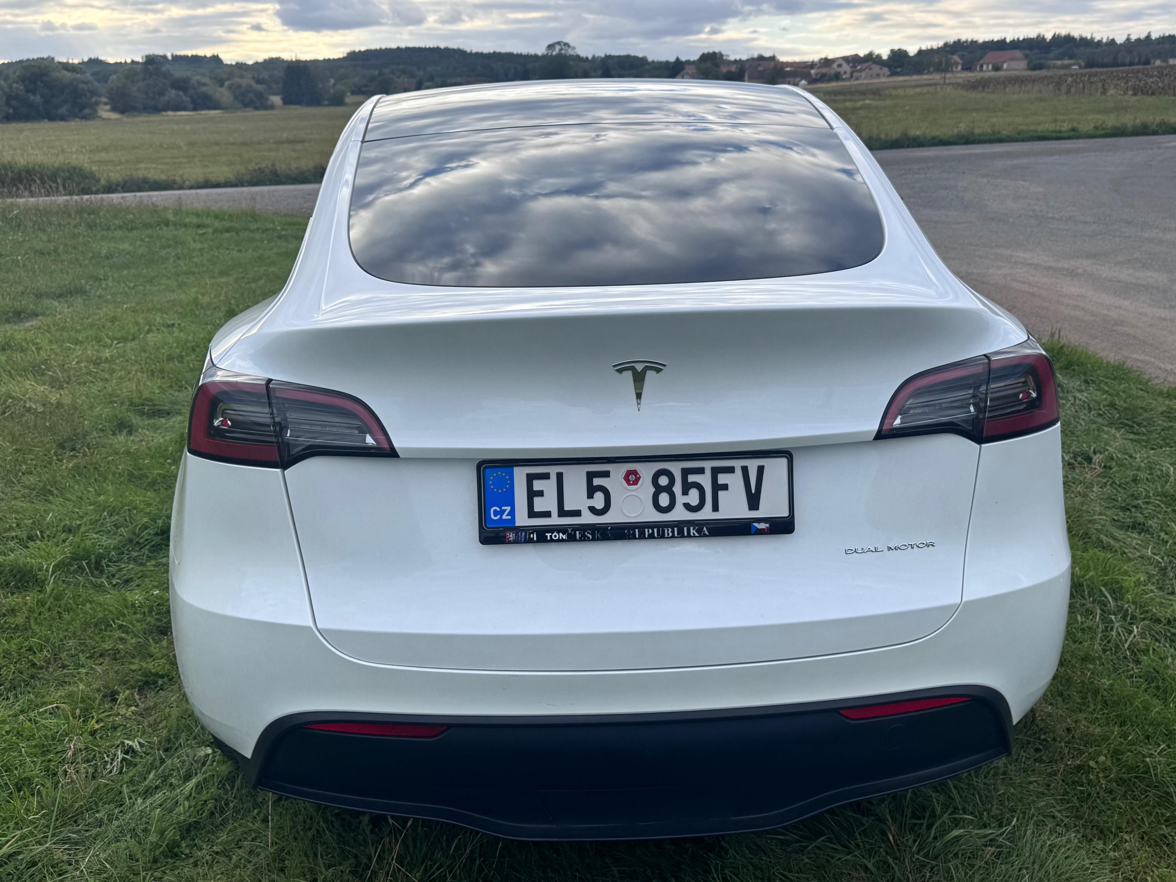Tesla Model Y, Longe range 4x4 378kw - fotka 5