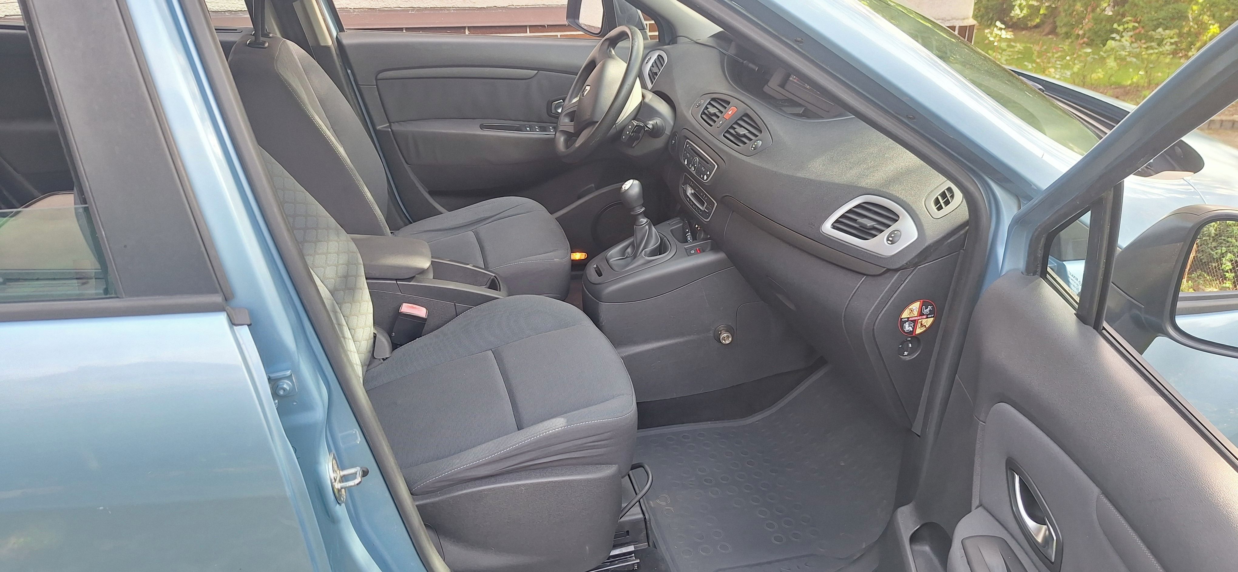 Renault Grand Scénic, 1.6 / 81 kW, manuál, 7 míst - fotka 6