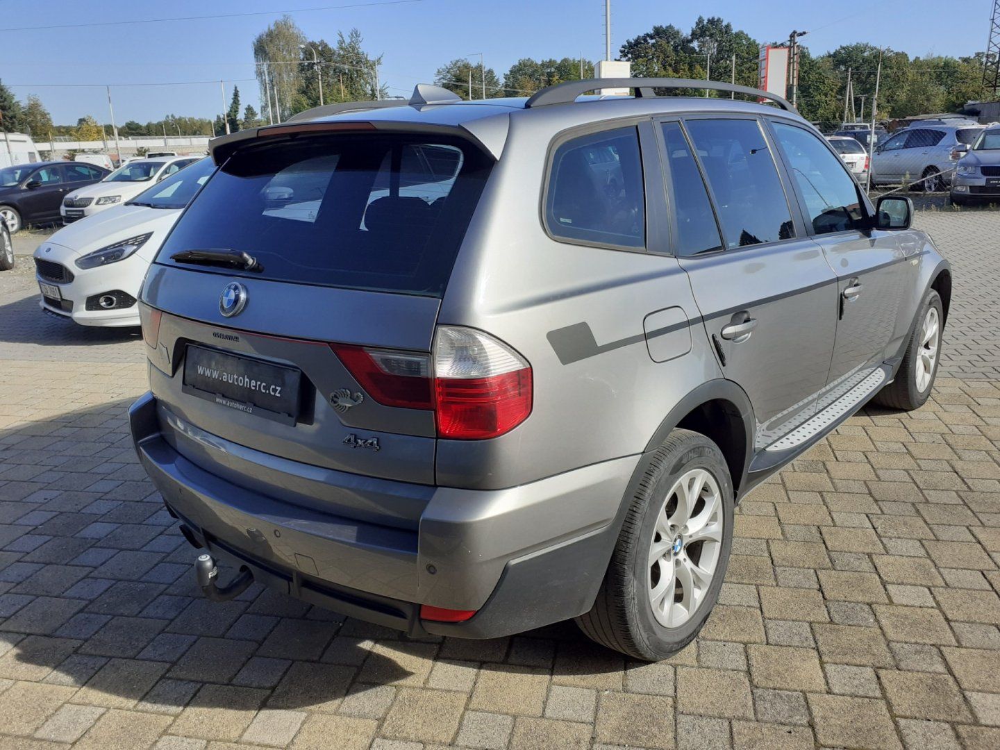 BMW X3, 2.0 x drive 1.maj čr 4x4 - fotka 4