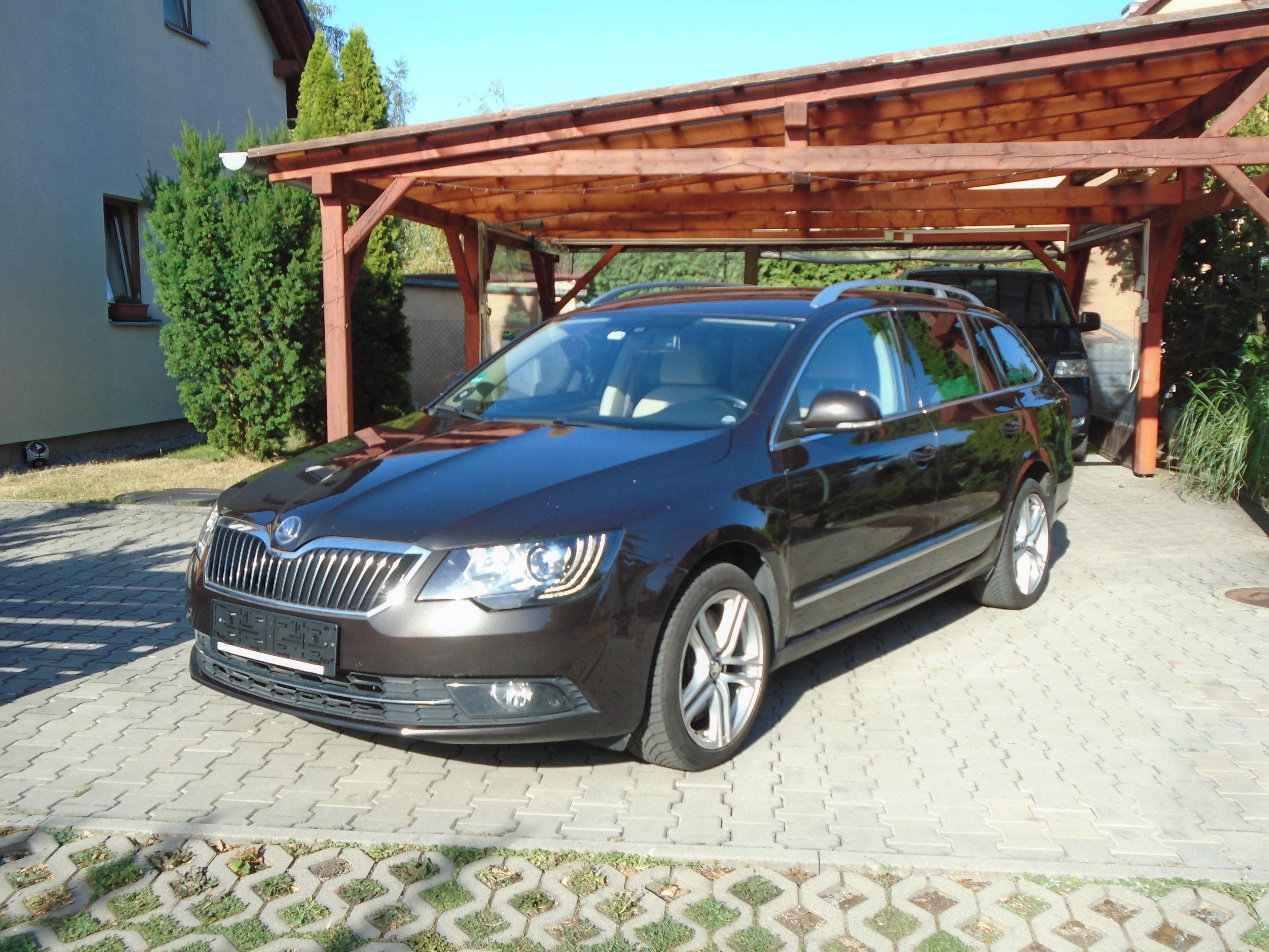 Škoda Superb, 3,6,xenony,4x4,servisováno! - fotka 3