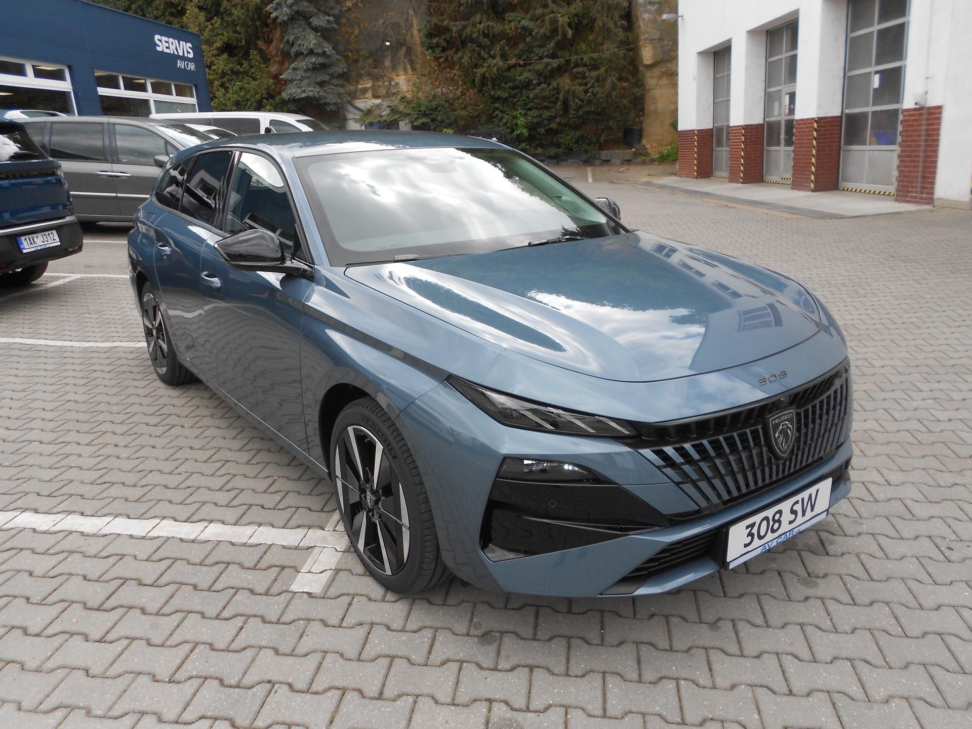 Peugeot 308, ALLURE Elektr. 115 kW / 156 k - fotka 4