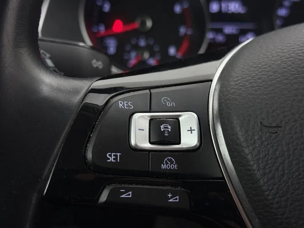 Volkswagen Passat, 1.4TSI DSG 110kW Matrix ACC - fotka 6