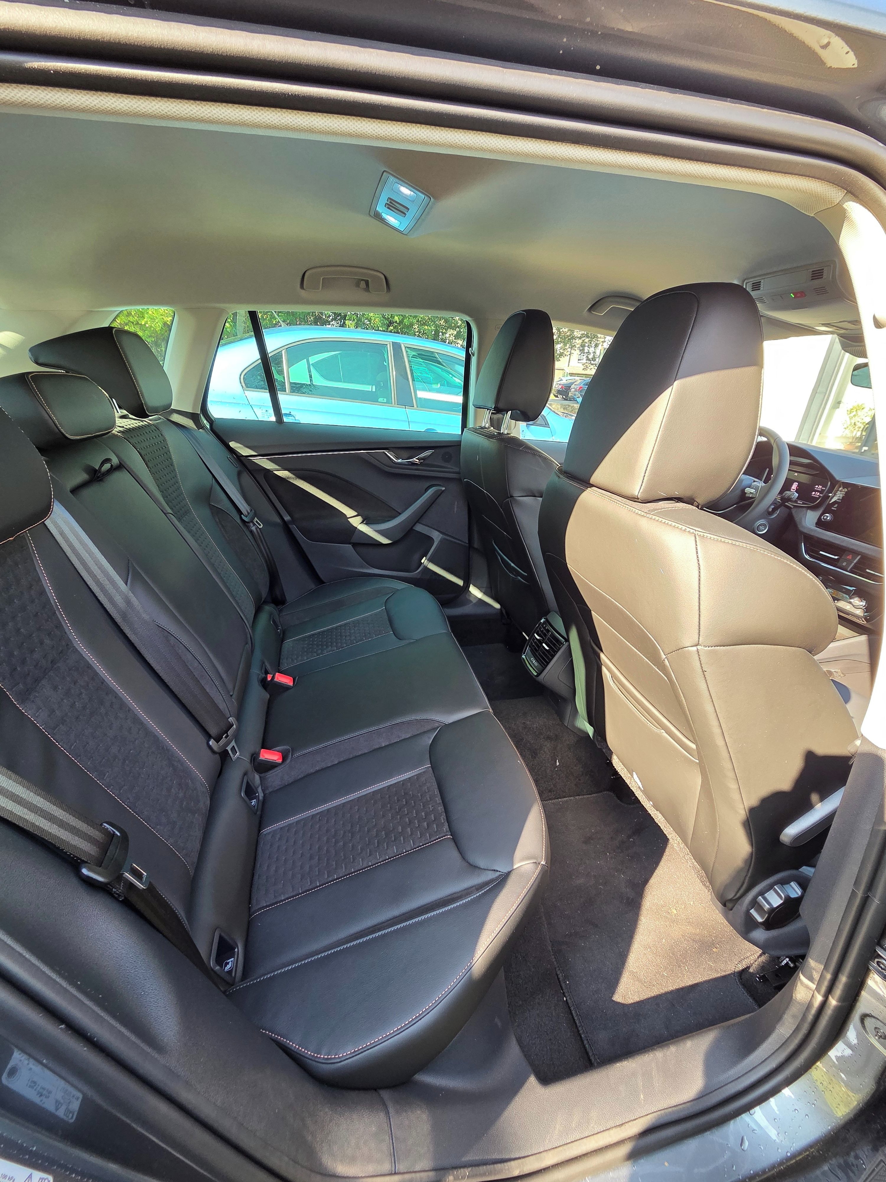 Škoda Kamiq, Top Select. 1.0 TSI 85kw 7DSG - fotka 6