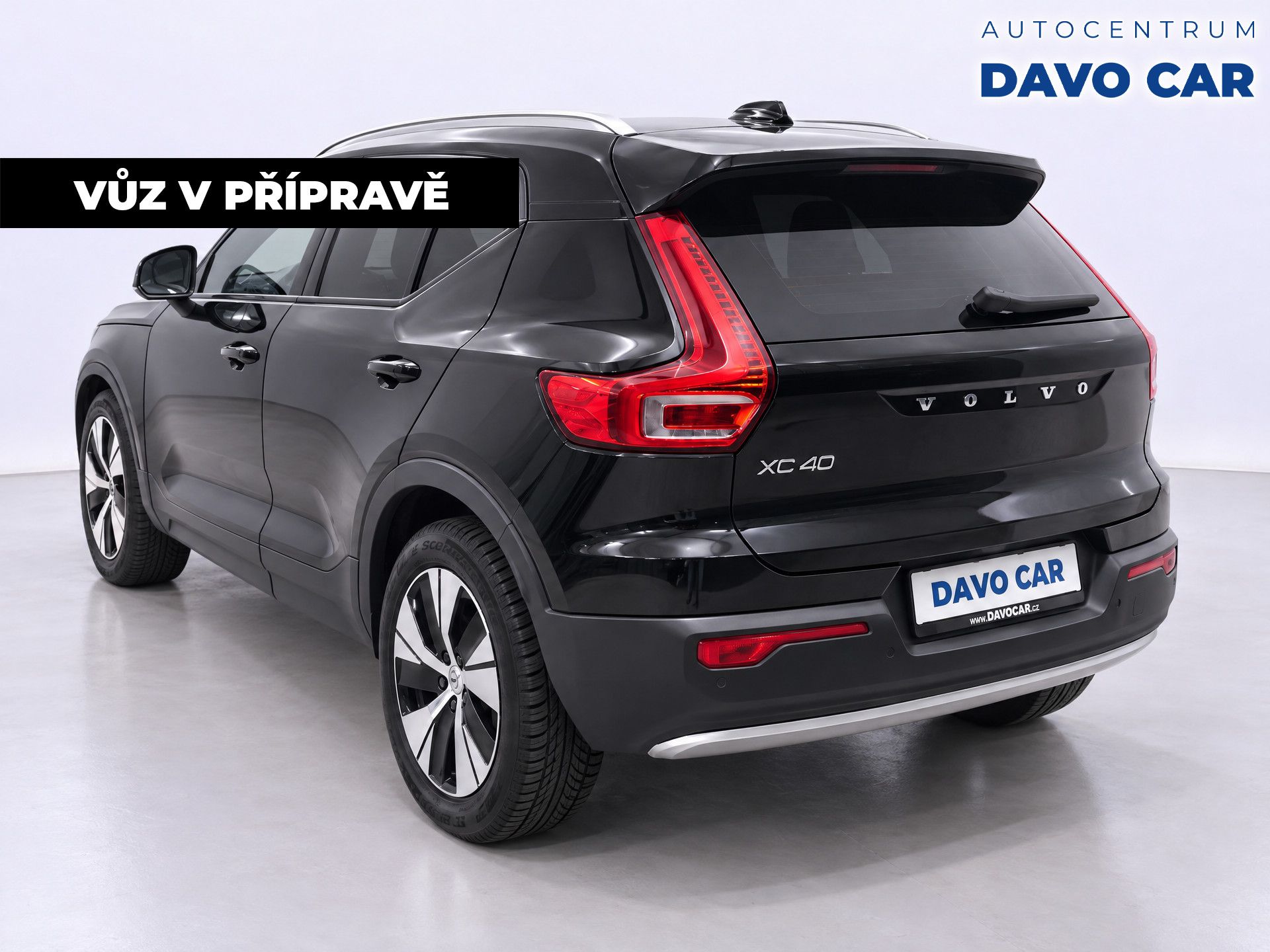 Volvo XC40, 2,0 D3 110kW Momentum Pro Aut. - fotka 4