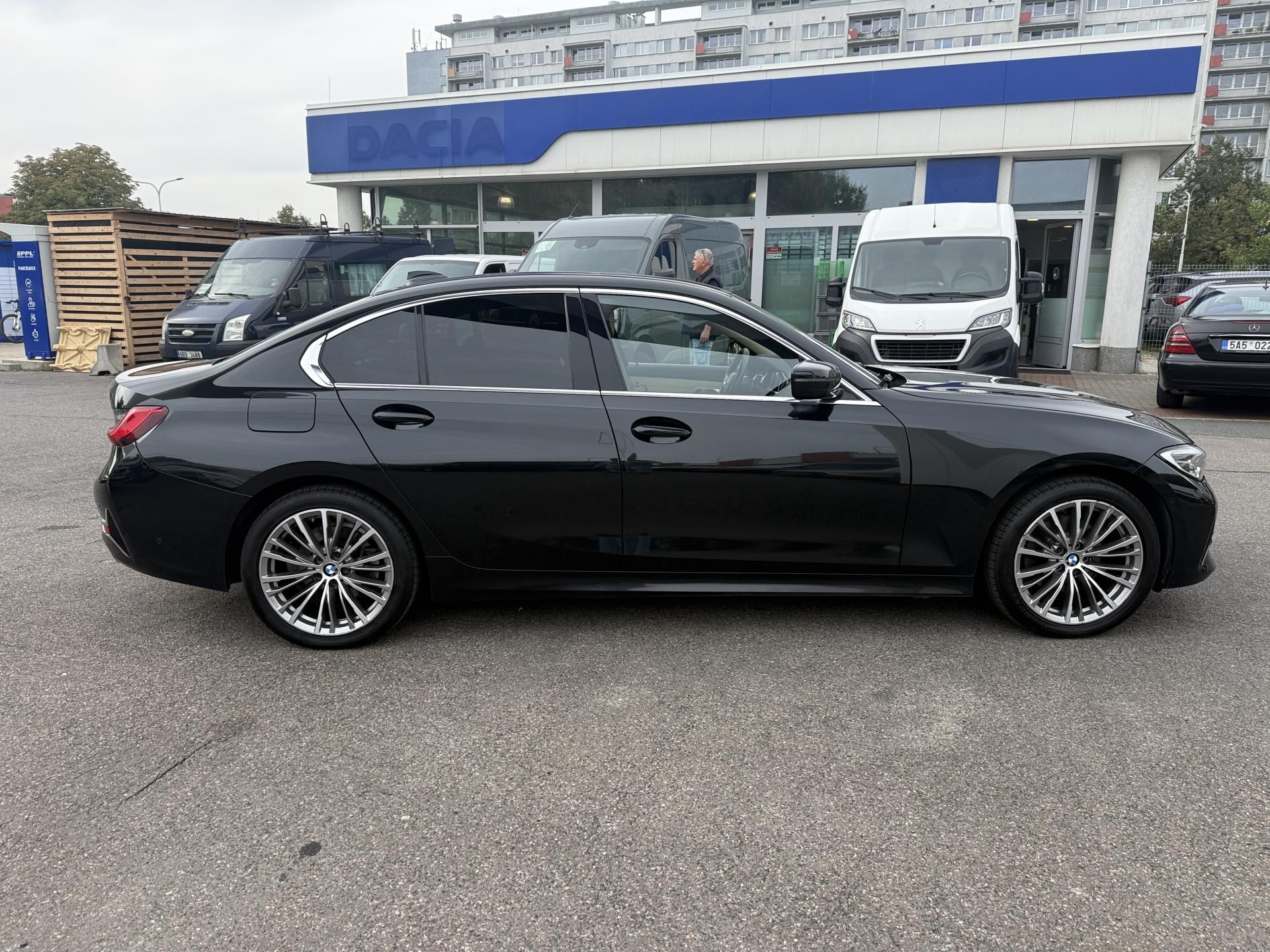 BMW Řada 3, 320D - fotka 5