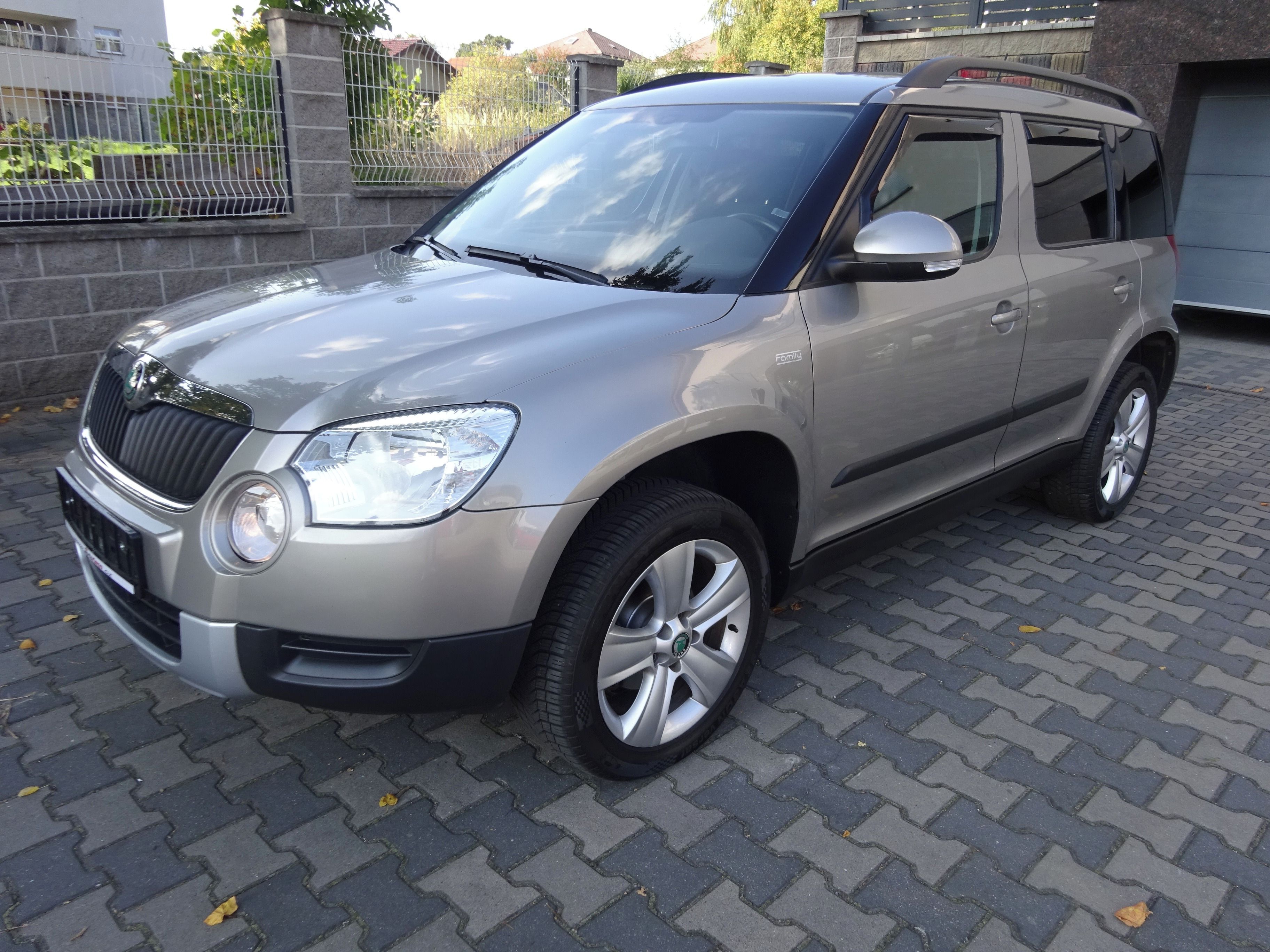 Škoda Yeti, 1.4TSi 90kW.Family. Serv.kniha - fotka 3