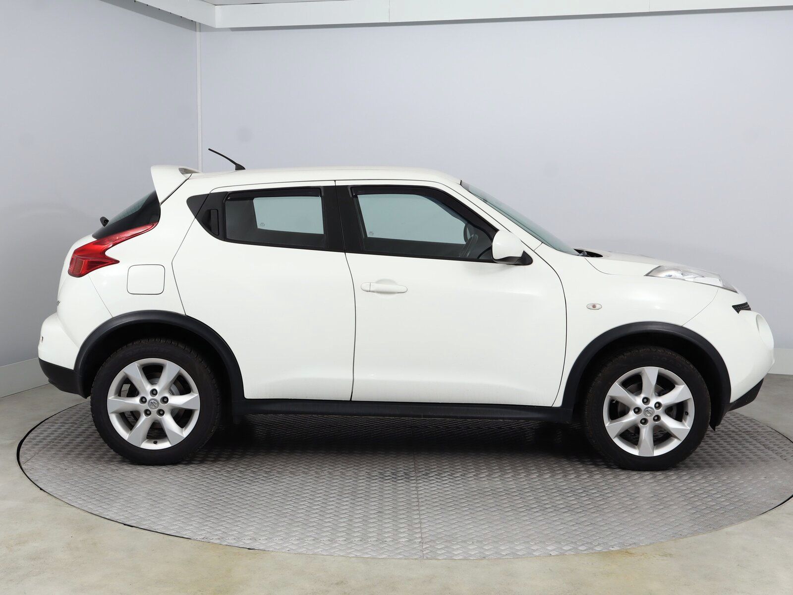 Nissan Juke, 1.6 i, Tempomat - fotka 6