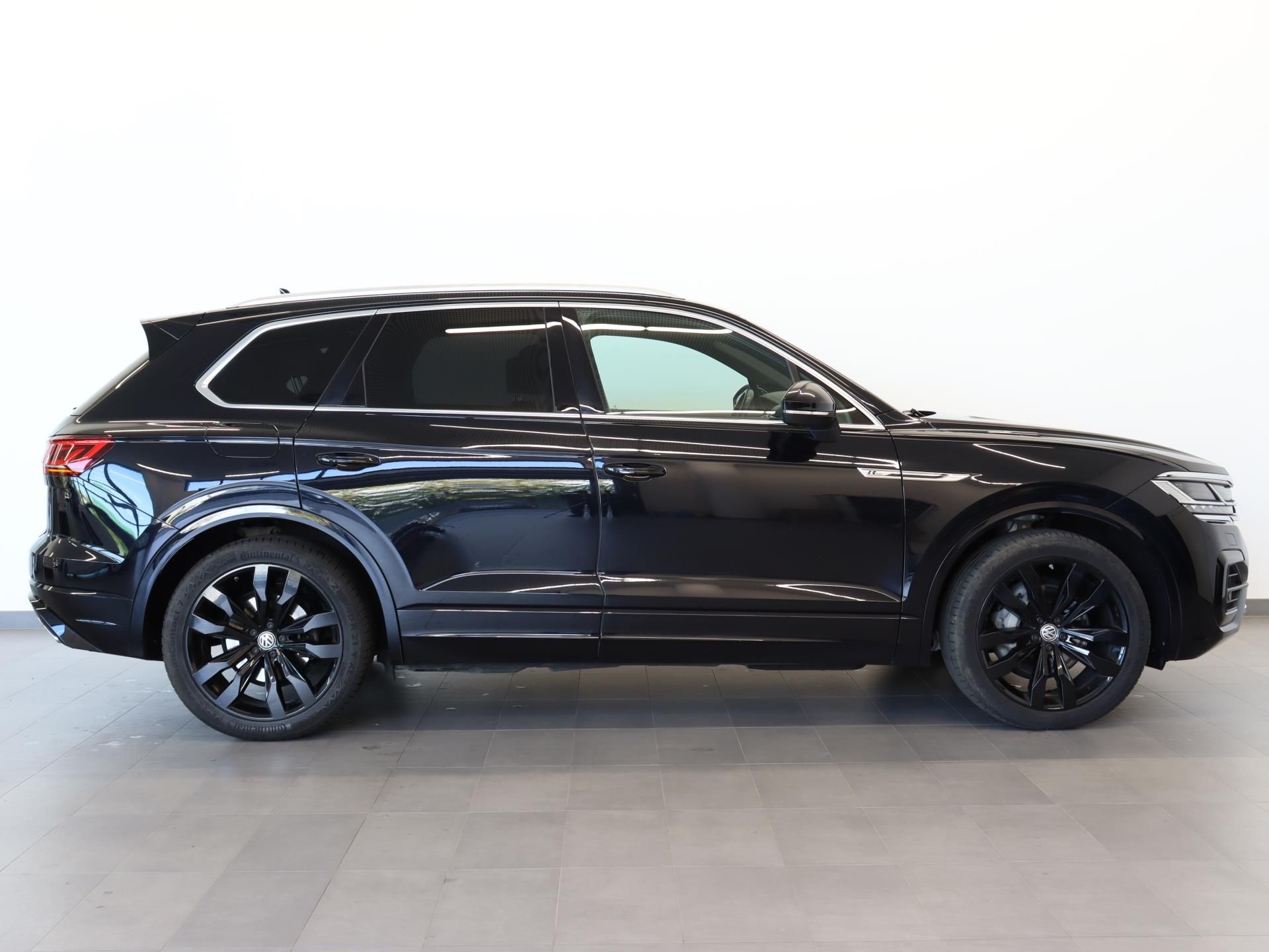 Volkswagen Touareg, R-line 3,0 TDI BMT 170 kW - fotka 3