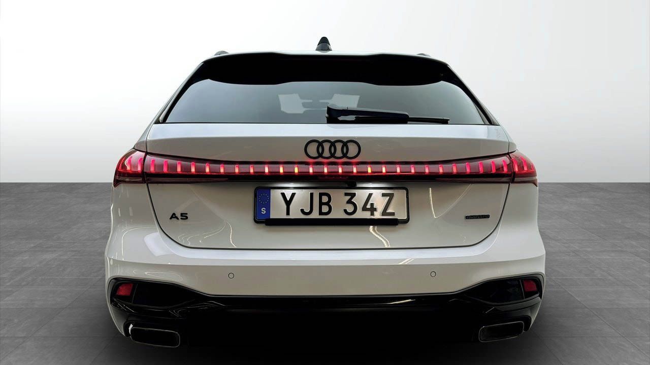 Audi A5, e-hybrid q S-Line Tech+ 360 Ta - fotka 5