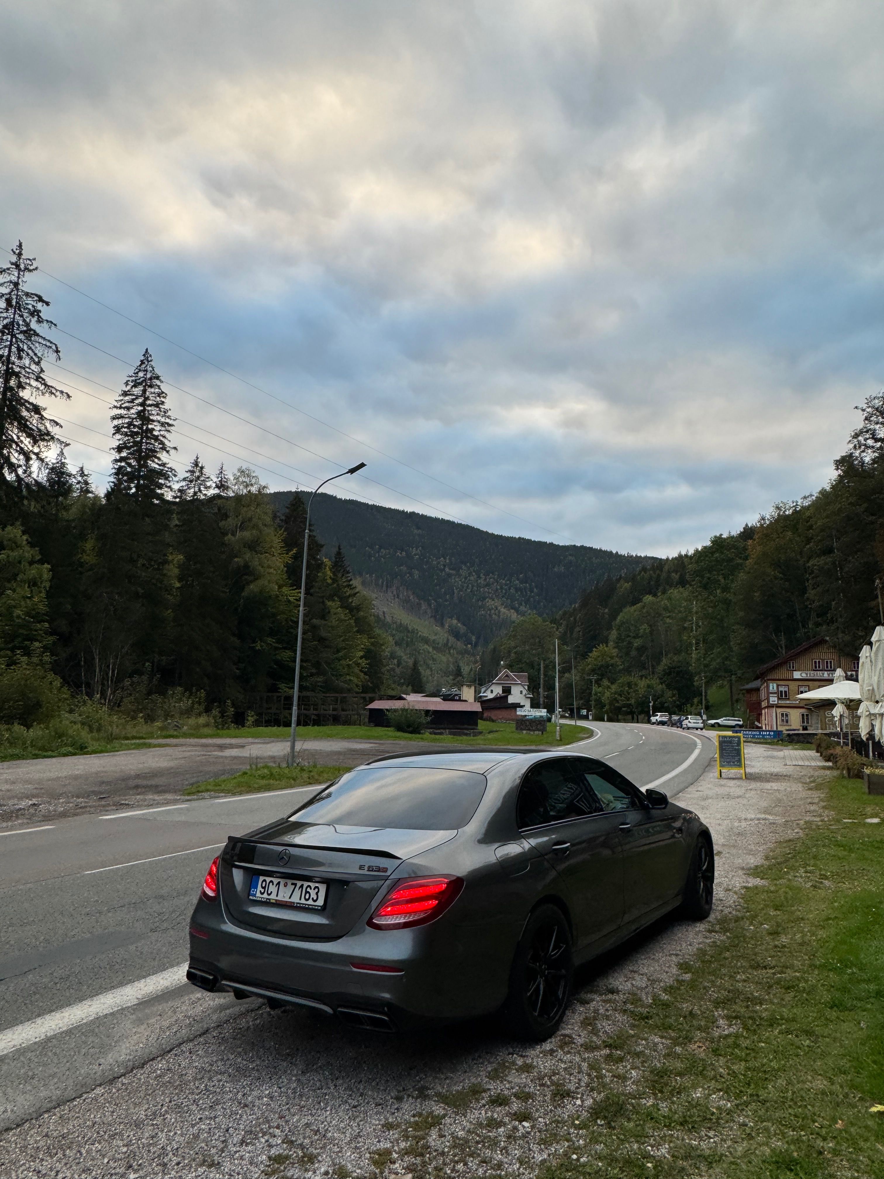 Mercedes-Benz Třídy E, E63S 79tis km masáže , panorma - fotka 5