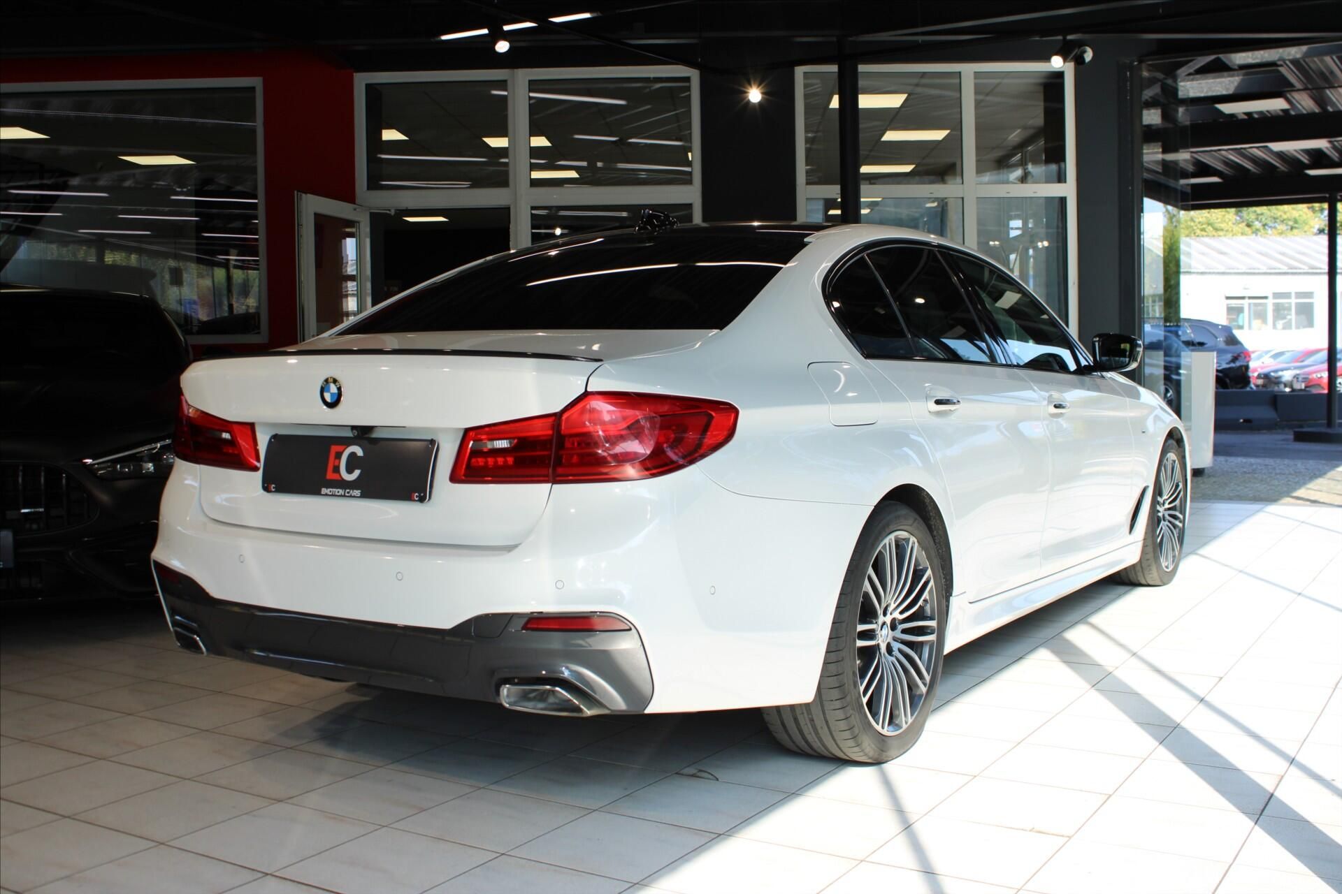 BMW Řada 5, 520d xDrive M Sport Fullservis - fotka 6