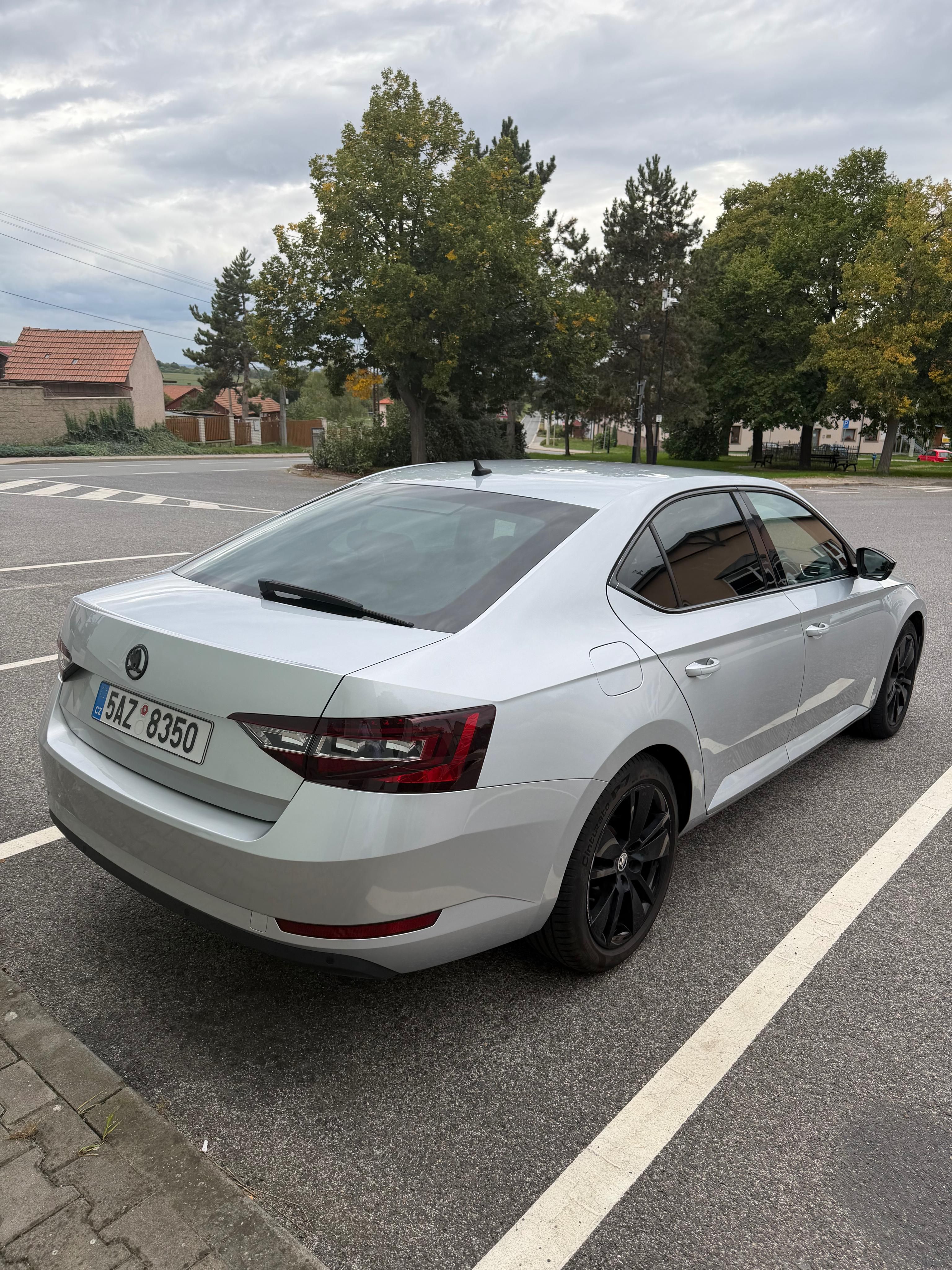 Škoda Superb - fotka 5