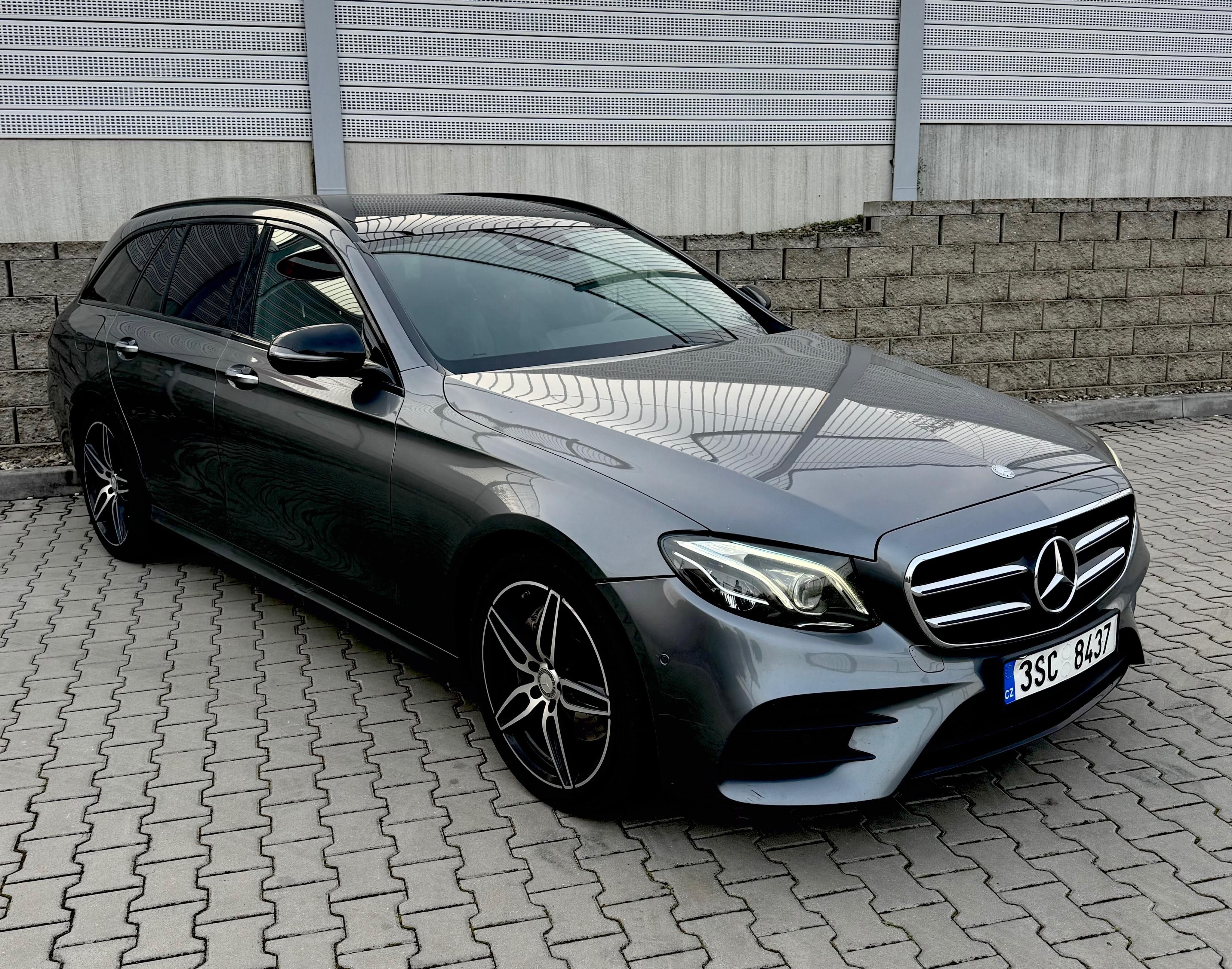 Mercedes-Benz Třídy E, 220d 143kw Amg line, Head-up, - fotka 2