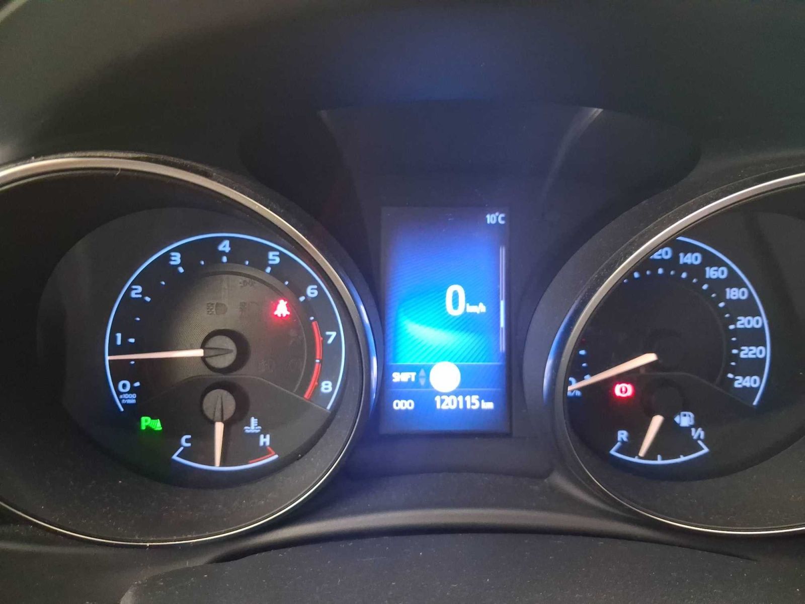 Toyota Auris, 1.6 Valvematic, ČR,1.maj - fotka 3