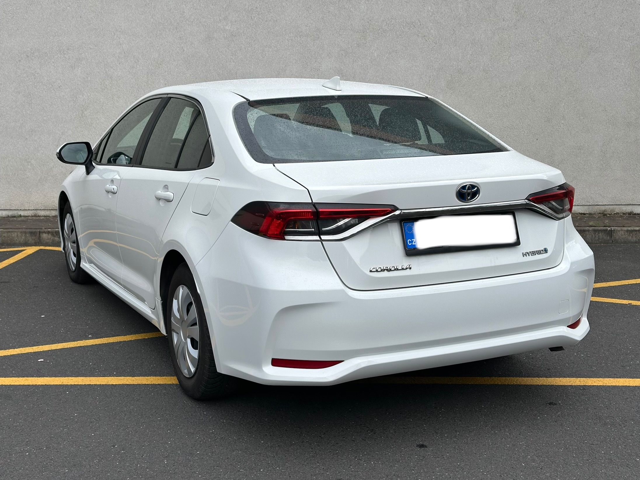 Toyota Corolla, 1,8hybrid,1.maj.čr,dph - fotka 6