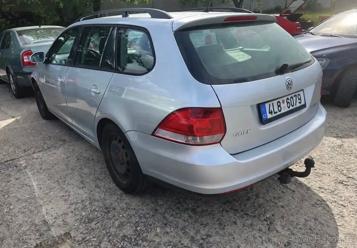 Volkswagen Golf, 1.6 TDI 77 kW,2009,klima,tažné - fotka 4