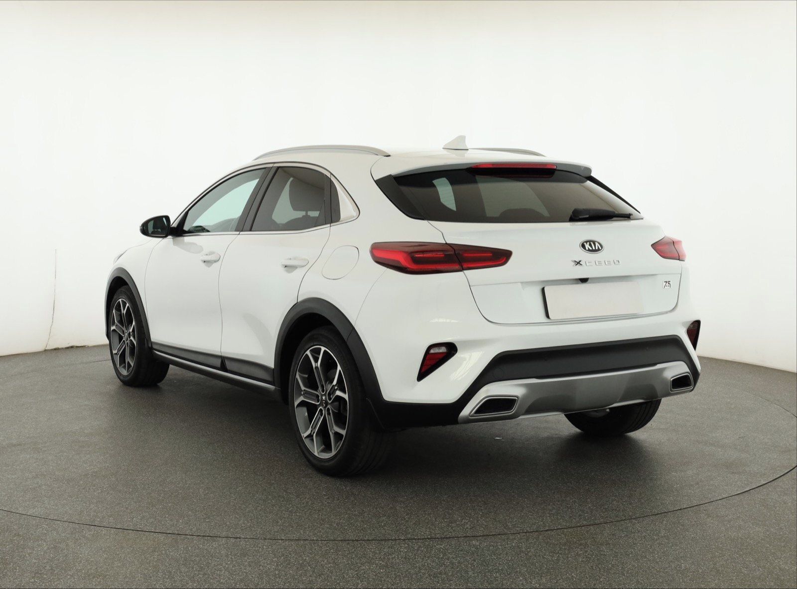Kia XCee´d, 1.4 T-GDI, Automat, Serv.kniha - fotka 4