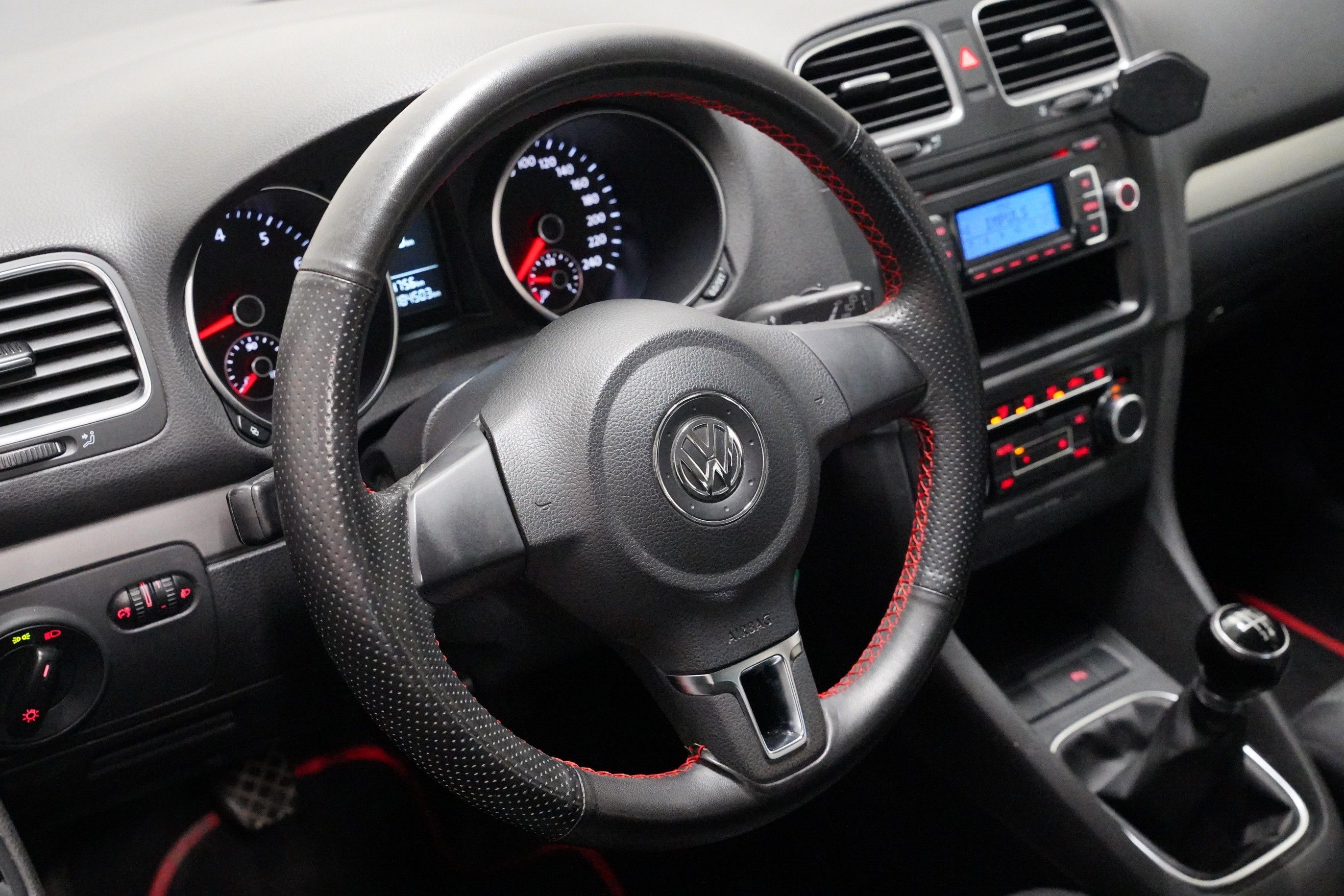 Volkswagen Golf, 1.4 16V 59 kW Trendline - fotka 5