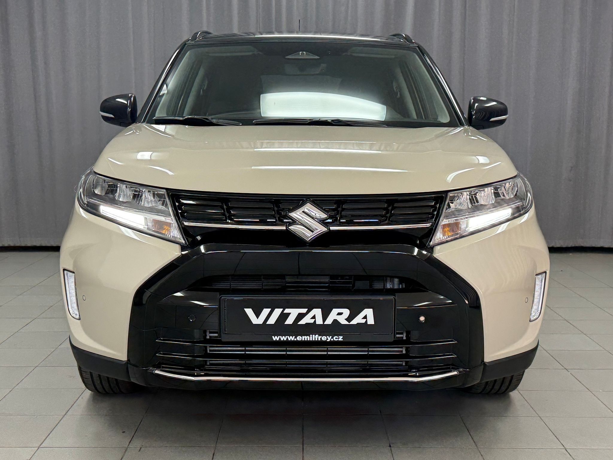 Suzuki Vitara, 1,4 Black ed. 4x2, zimní kola - fotka 2