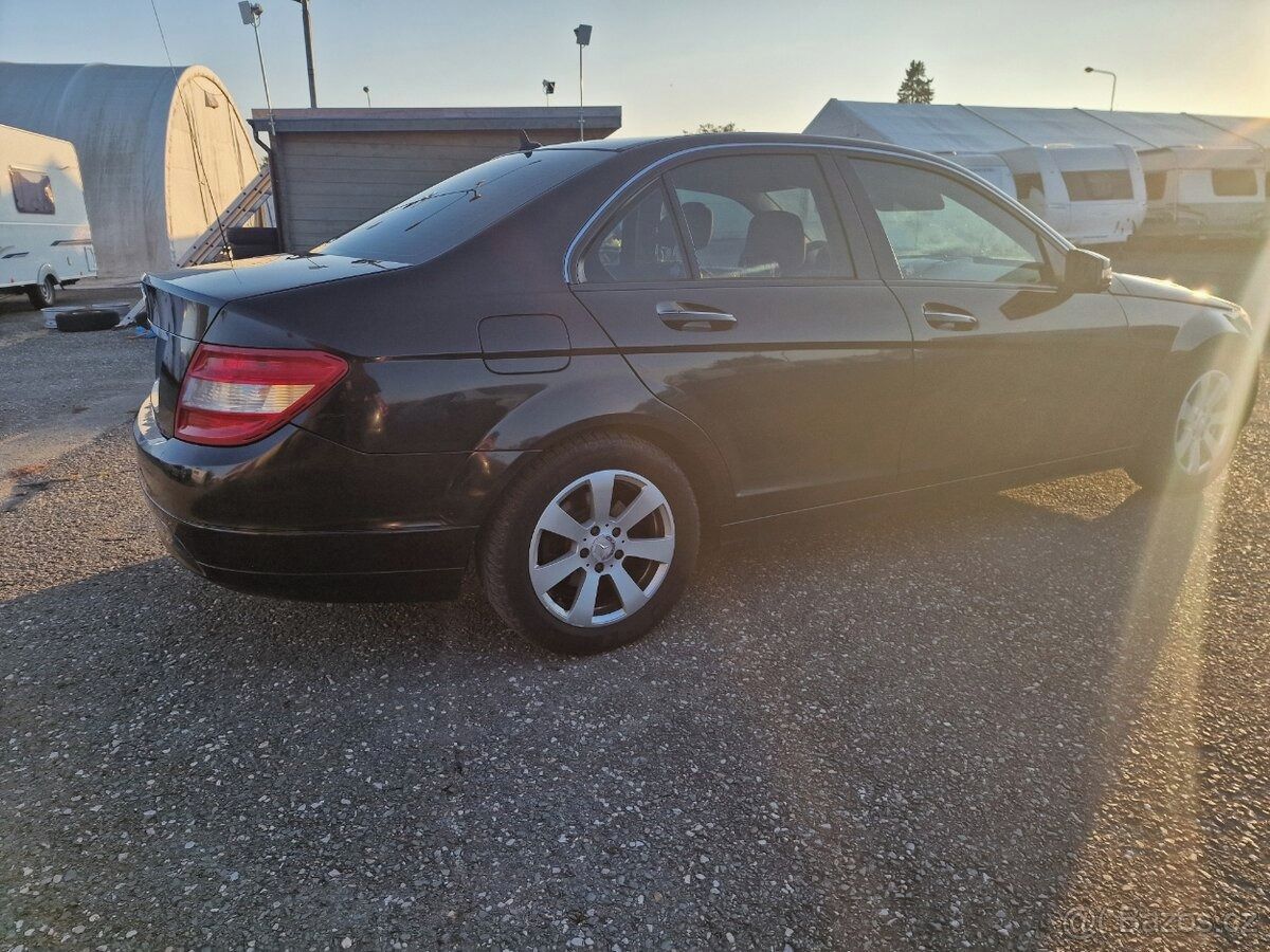 Mercedes-Benz Třídy C, 200CDI sedan  nový v CZ - fotka 6
