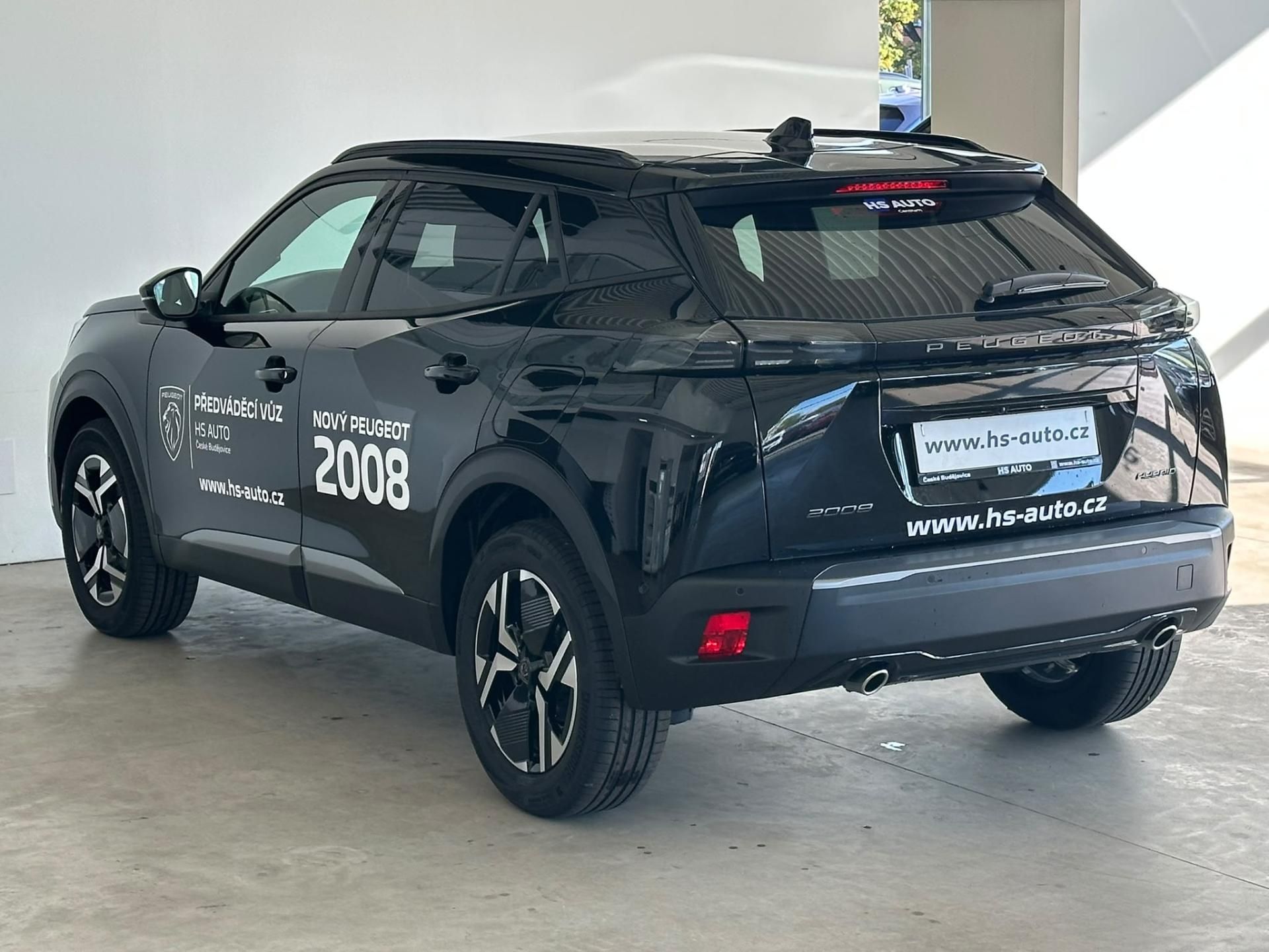 Peugeot 2008, ALLURE Hybrid 145 e-DCS6 - fotka 6