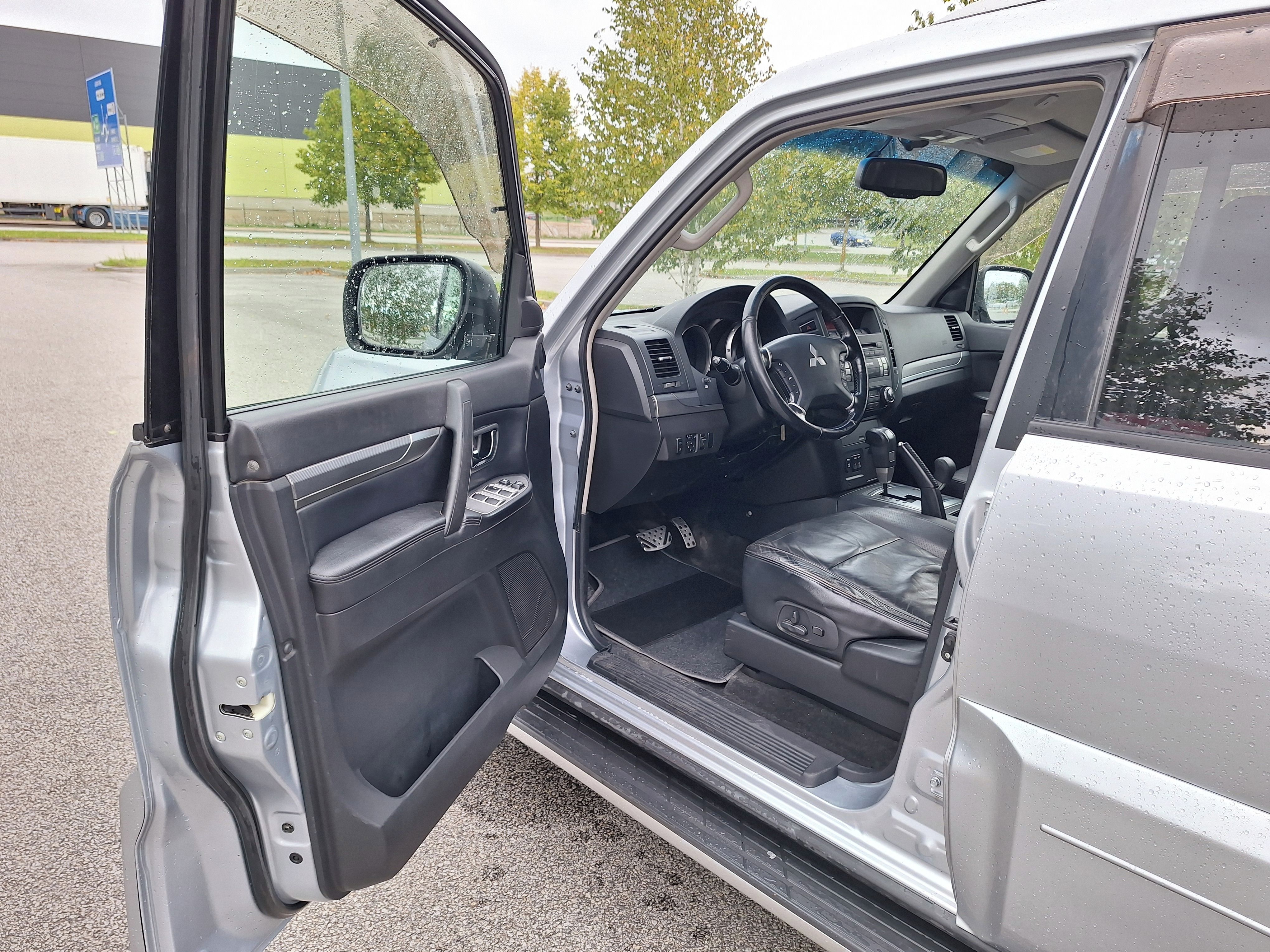 Mitsubishi Pajero, Pajero 3.2 DI-D FACELIFT 4X4 - fotka 6