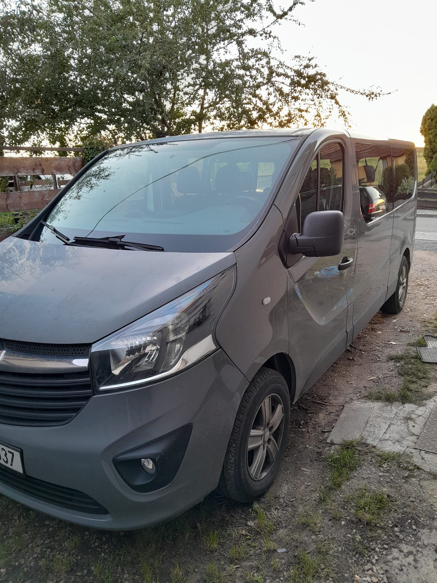 Opel Vivaro, 1,6 BiCDTi, 92kW,9 míst, tažné