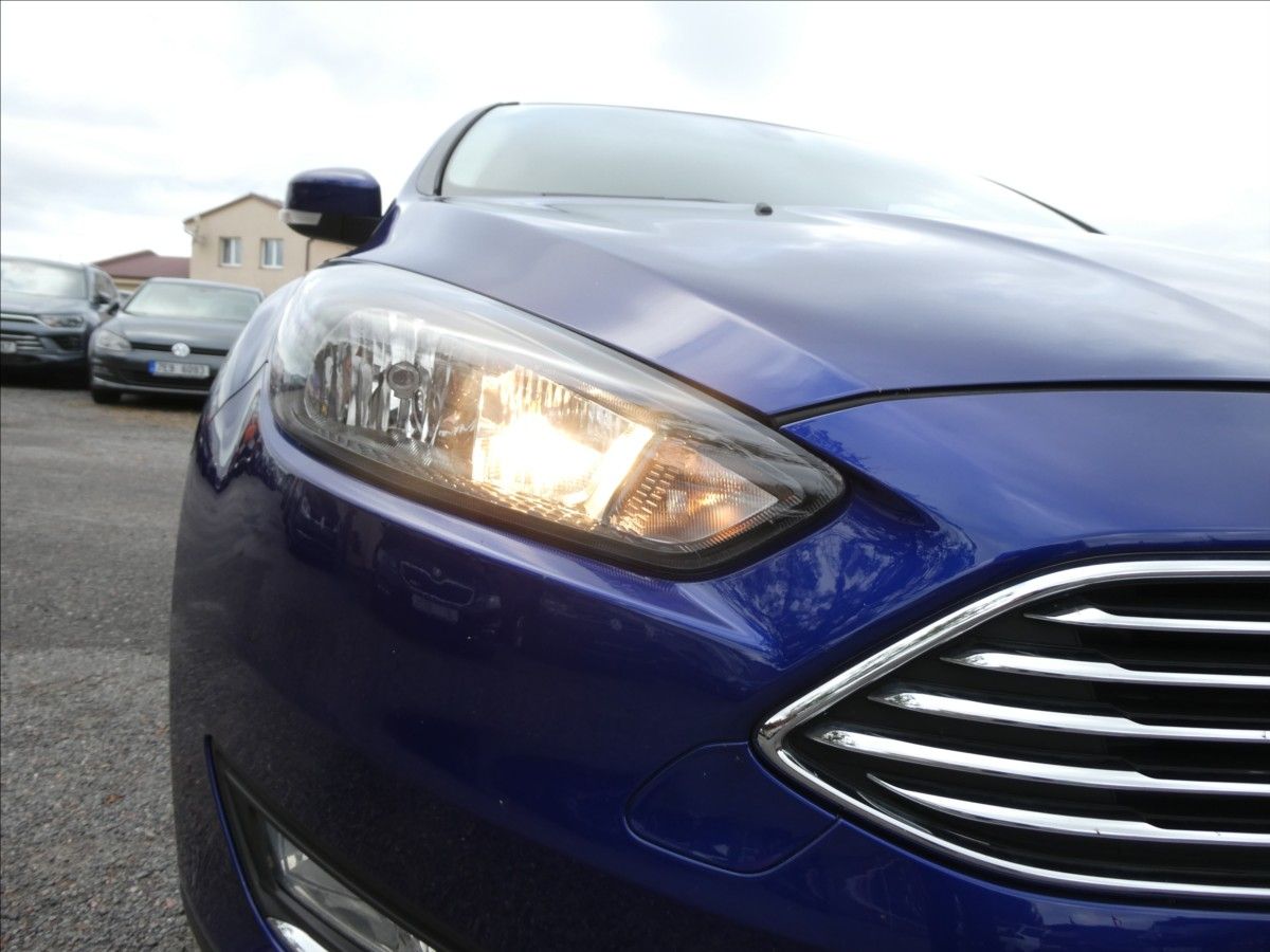 Ford Focus, 1,5 110kW 1.MAJITEL, SERVISKA - fotka 5