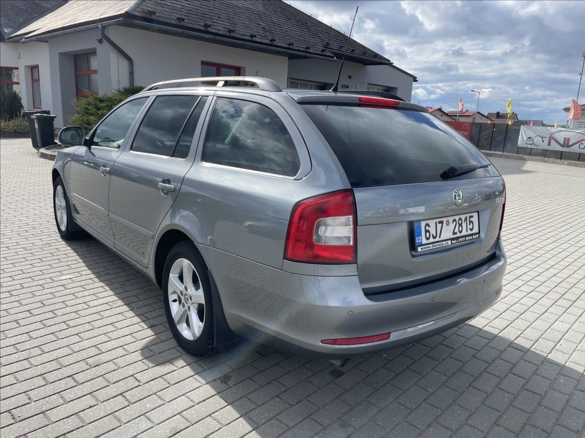 Škoda Octavia, 1,2 TSi 77kw Ambiente výborný - fotka 3