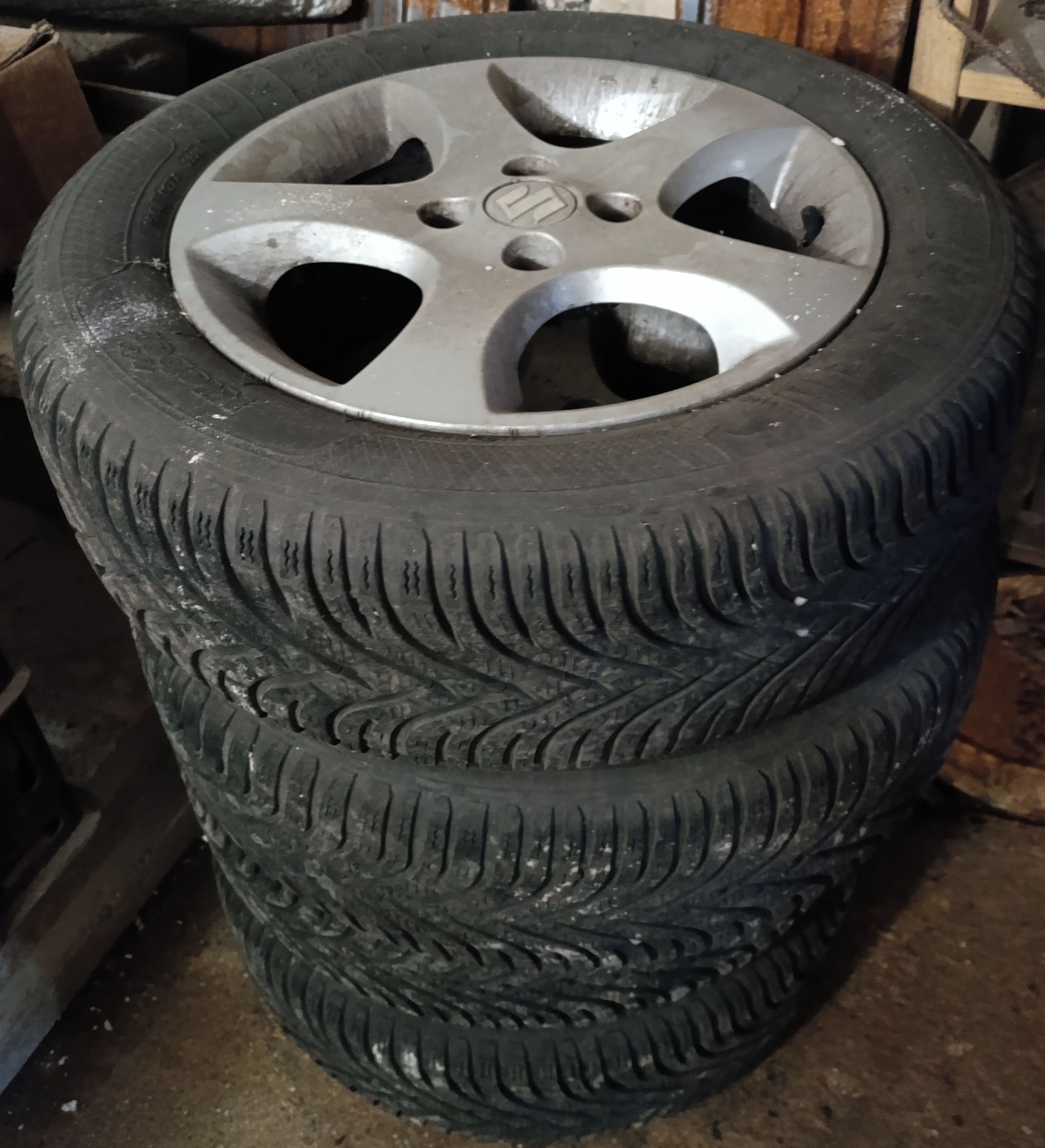 Suzuki Swift, 1.3 GLX plná výbava 2x ALU 15" - fotka 6