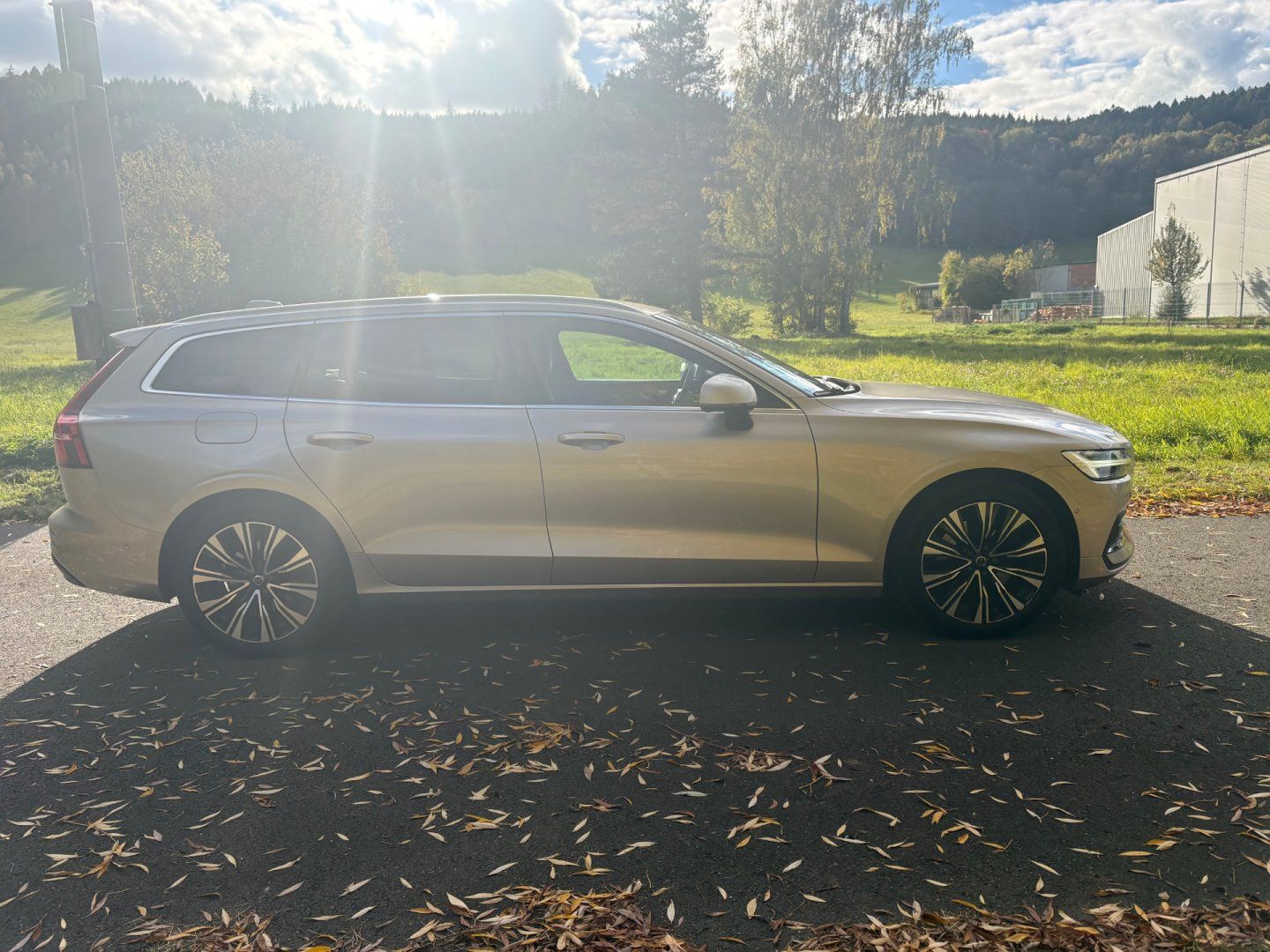 Volvo V60, 2.0 B4 Aut  1.maj CZ DPH Tažné - fotka 4